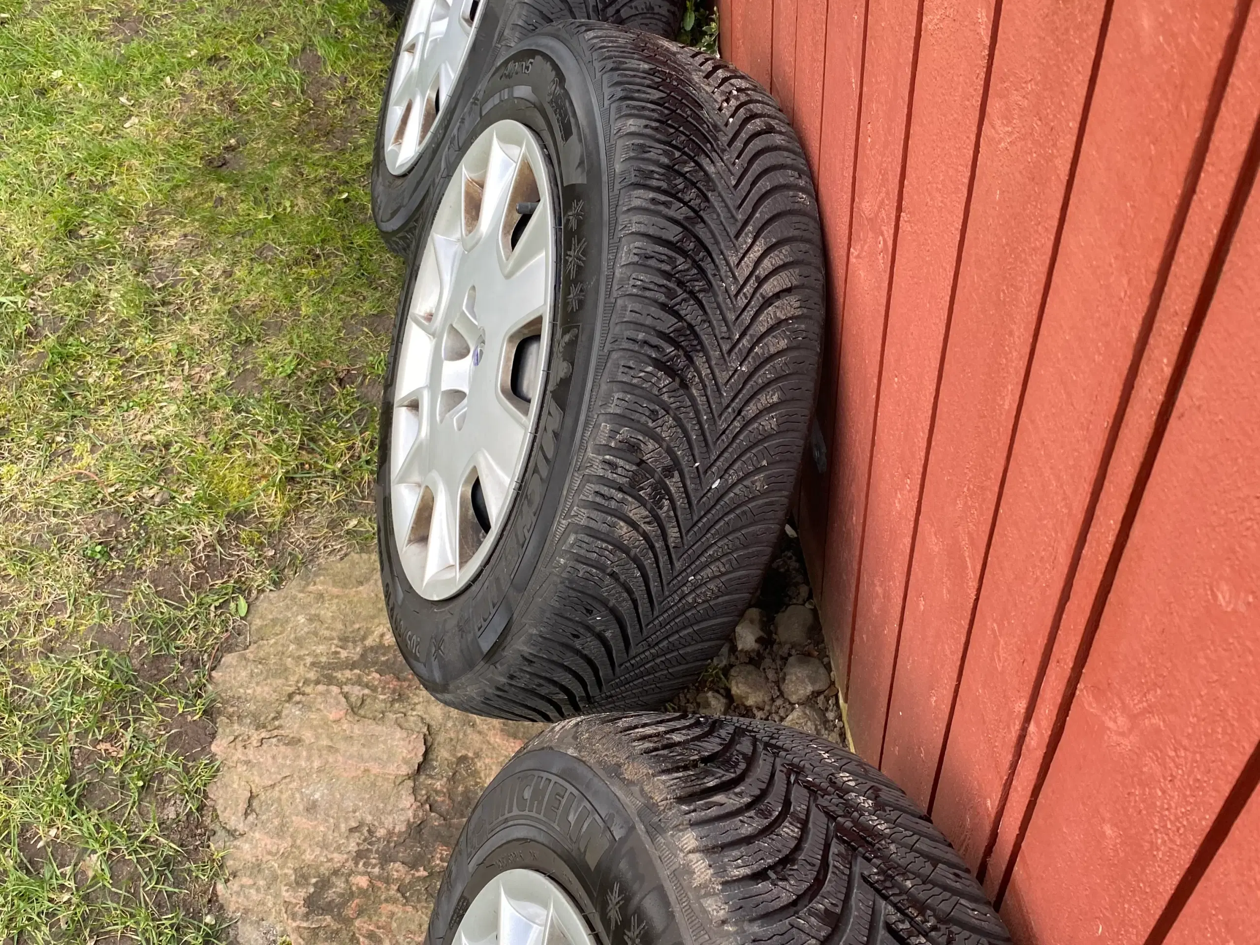 Volvo vinterdæk på stålfælge 16”