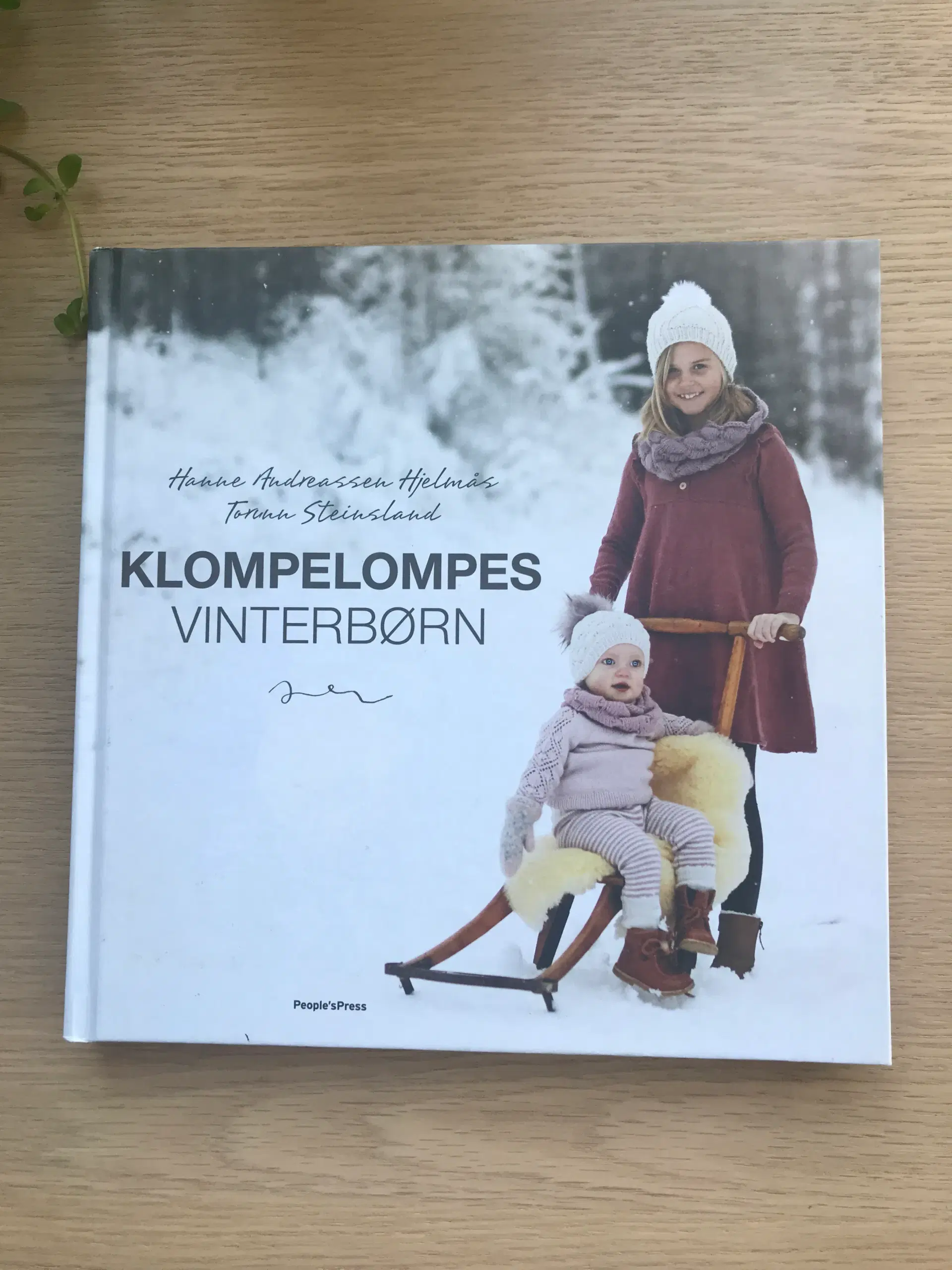 KLOMPELOMPES Vinterbørn -Lunt og blødt vinterstrik