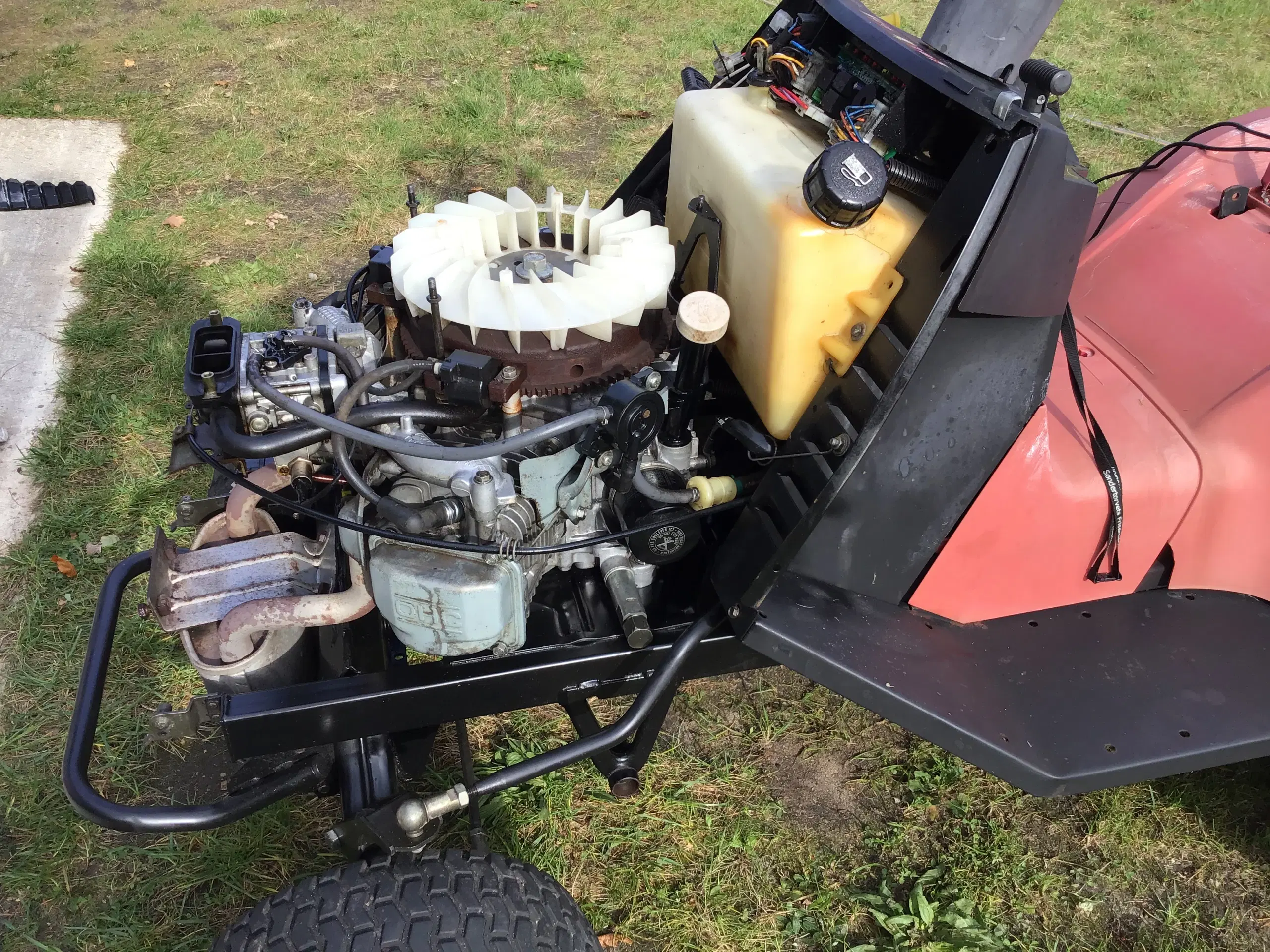 Honda havetraktor m V motor 530cc u/ klippebord