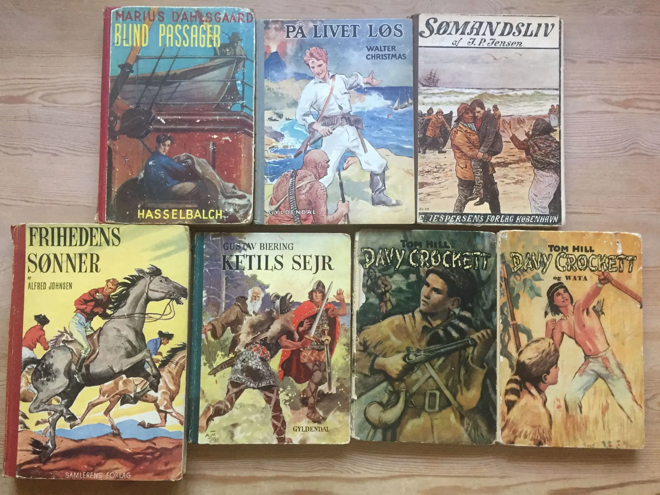 7 gl Tarzan bøger og 17 gl ungdomsbøger