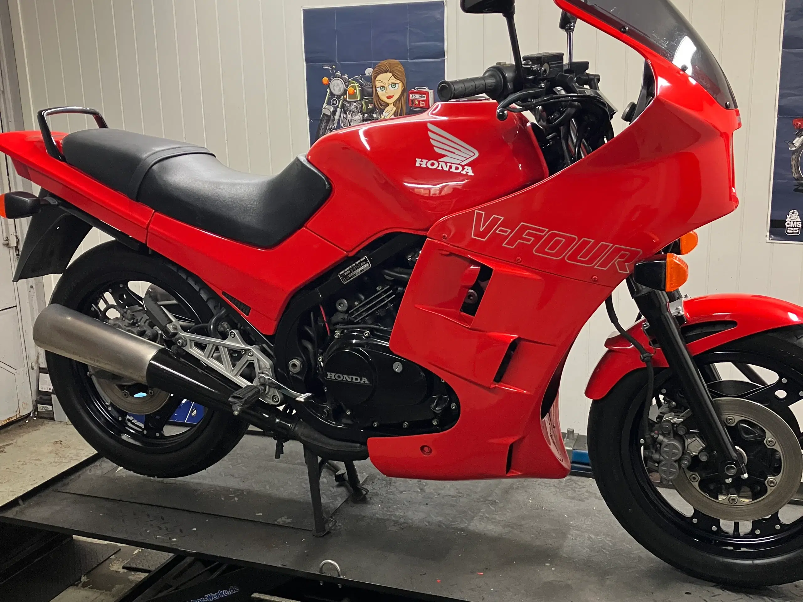 HONDA VF500F