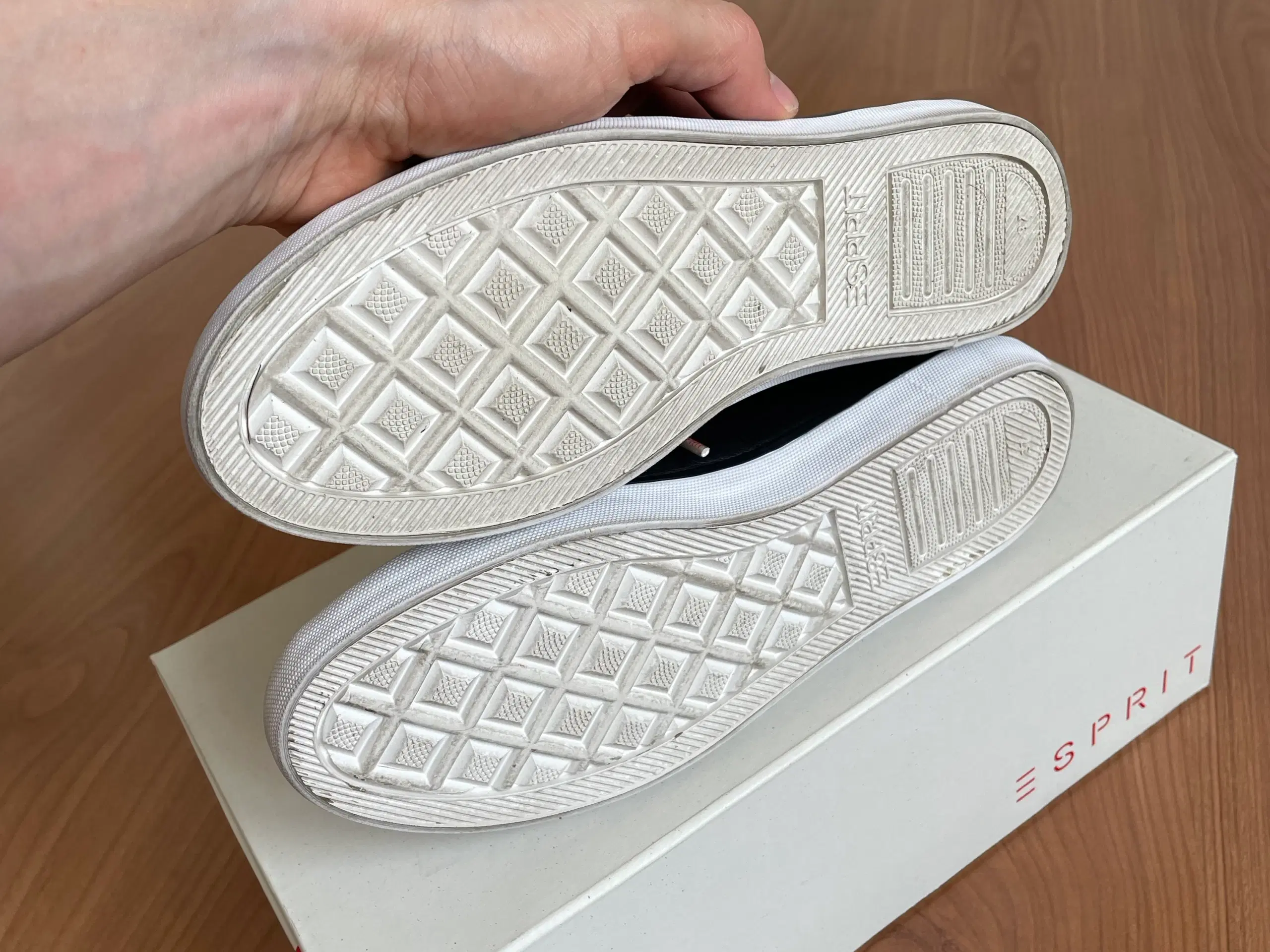 ESPRIT Sneakers - sorte med hvid snude - str 37