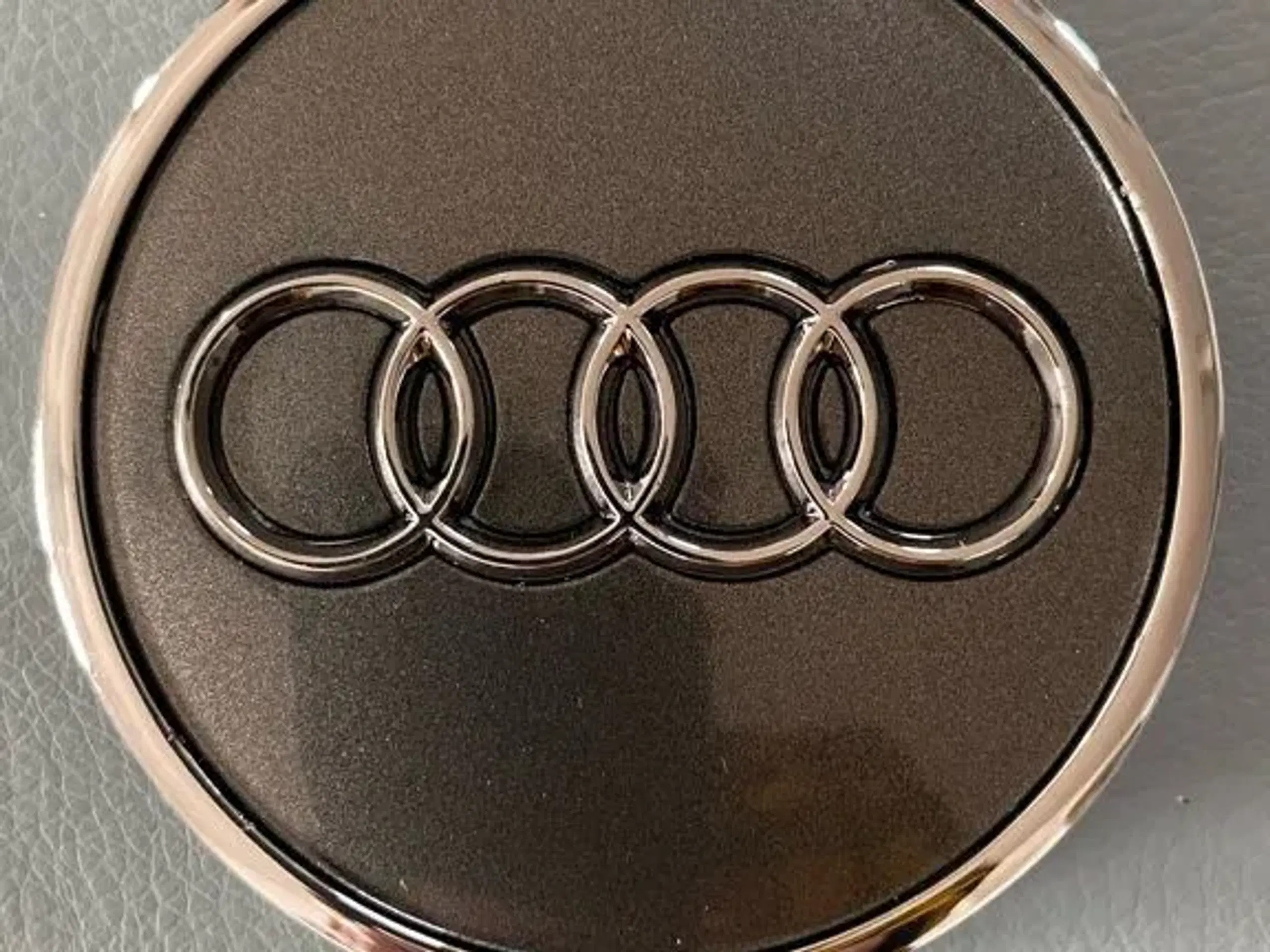 Audi centerkapsler 61mm ny