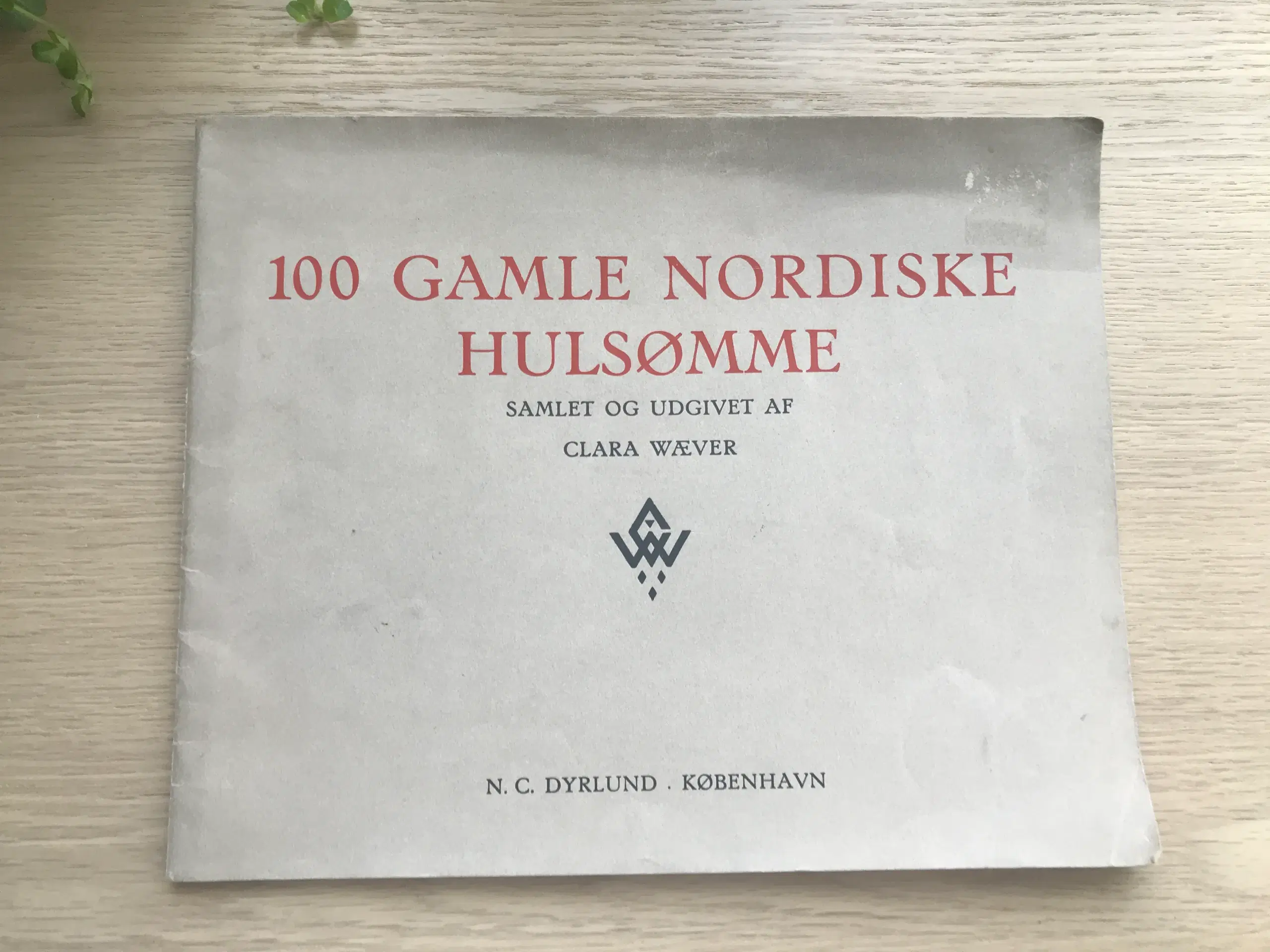 100 Gamle Nordiske Hulsømme