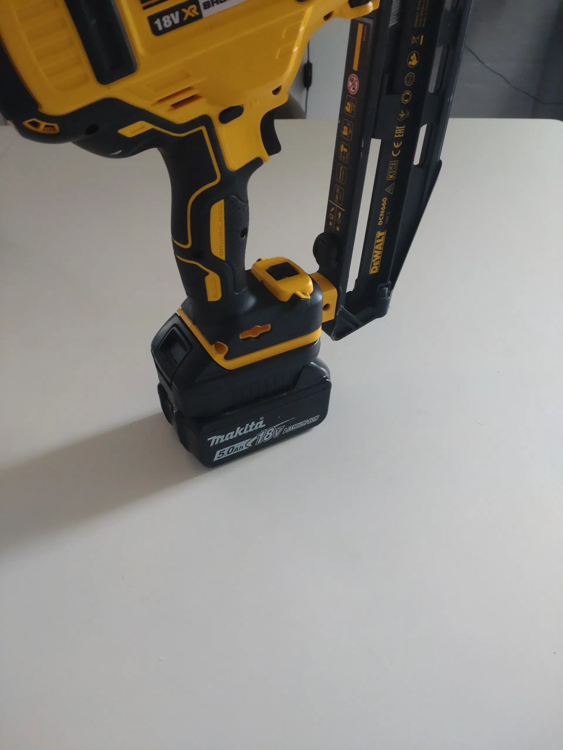 Adapter Dewalt til Makita batteri