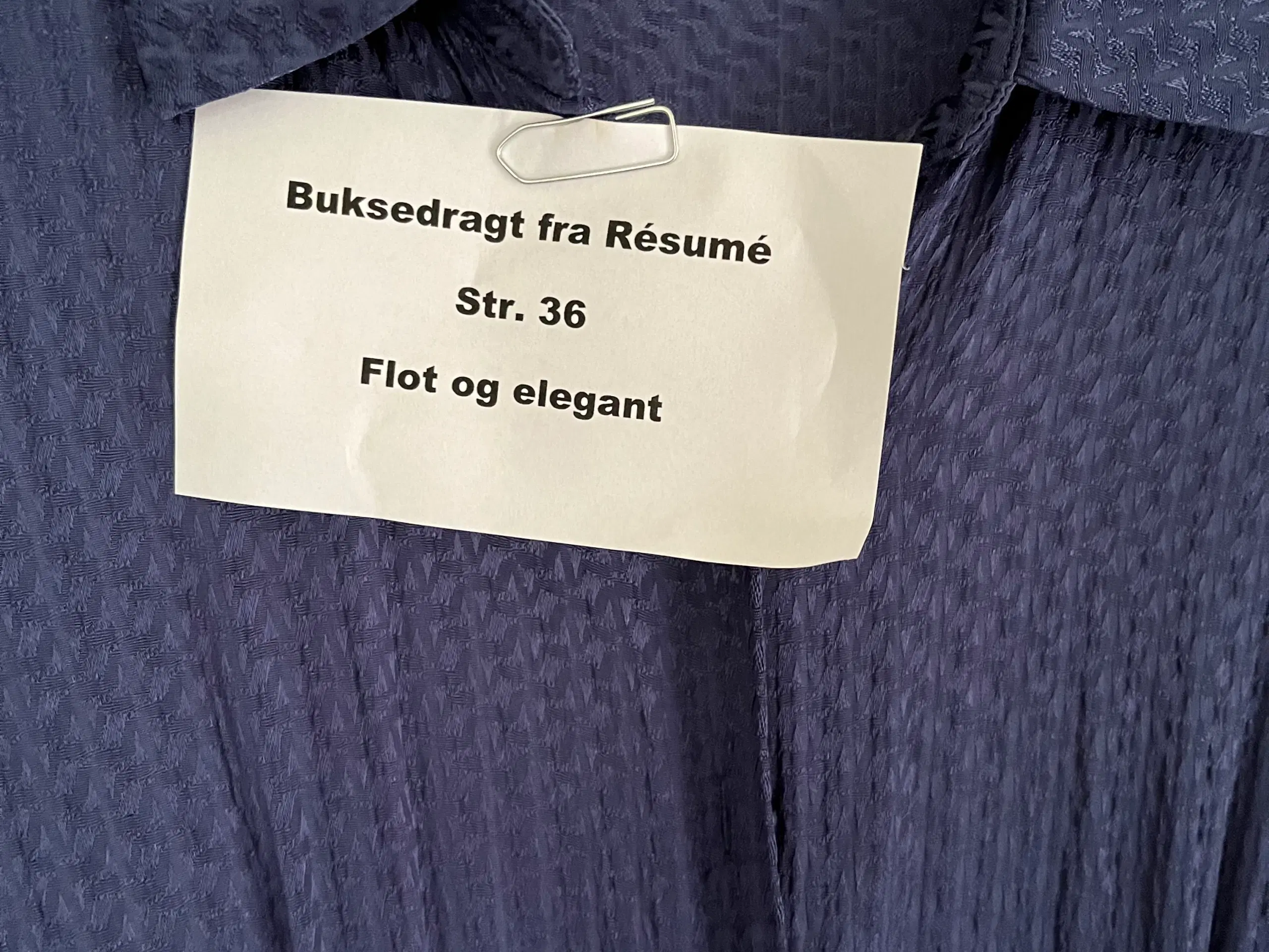 Elegant buksedragt fra Resume