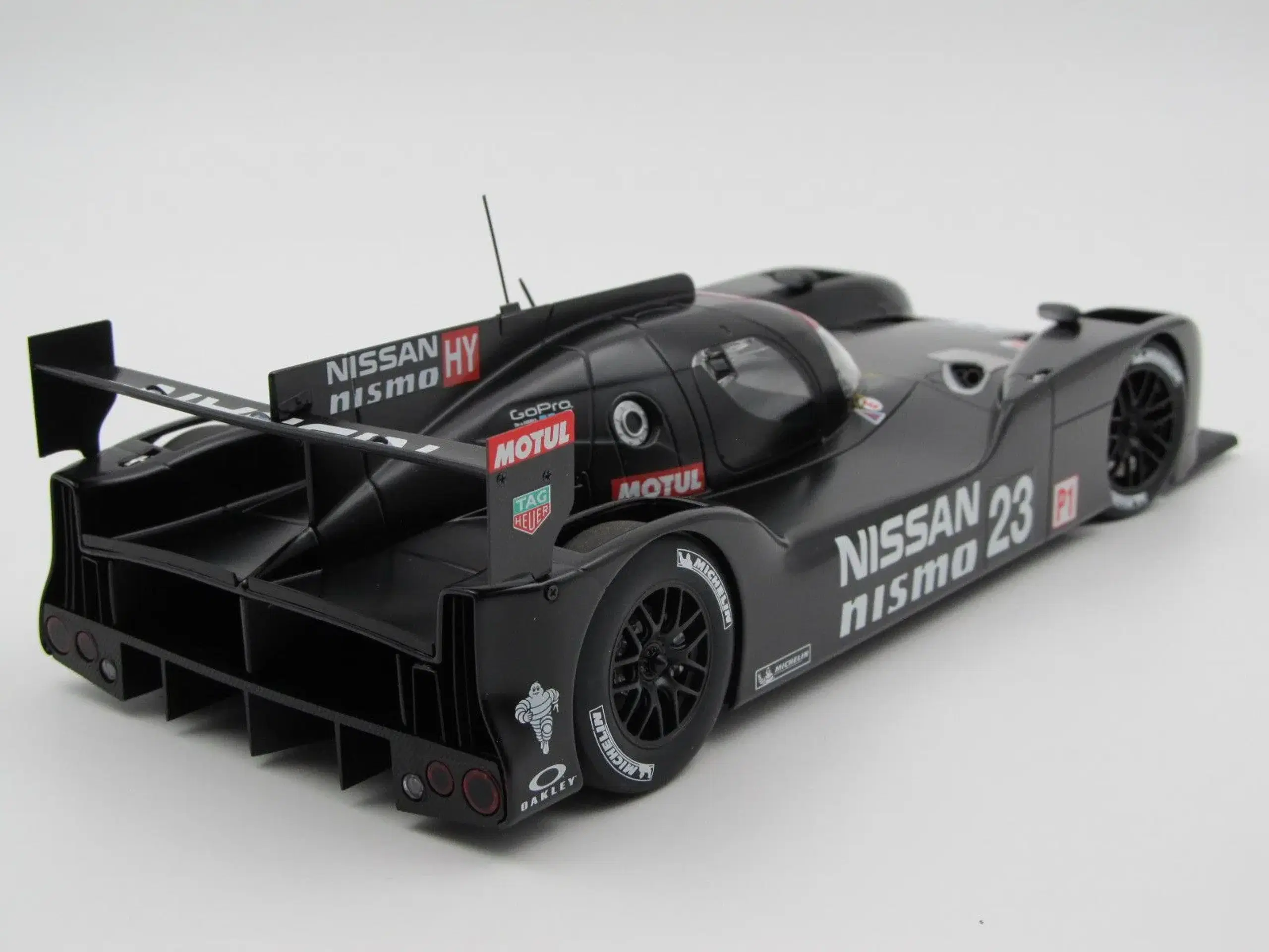 2015 Nissan GT-R LM Nismo Le Mans Testbil - 1:18