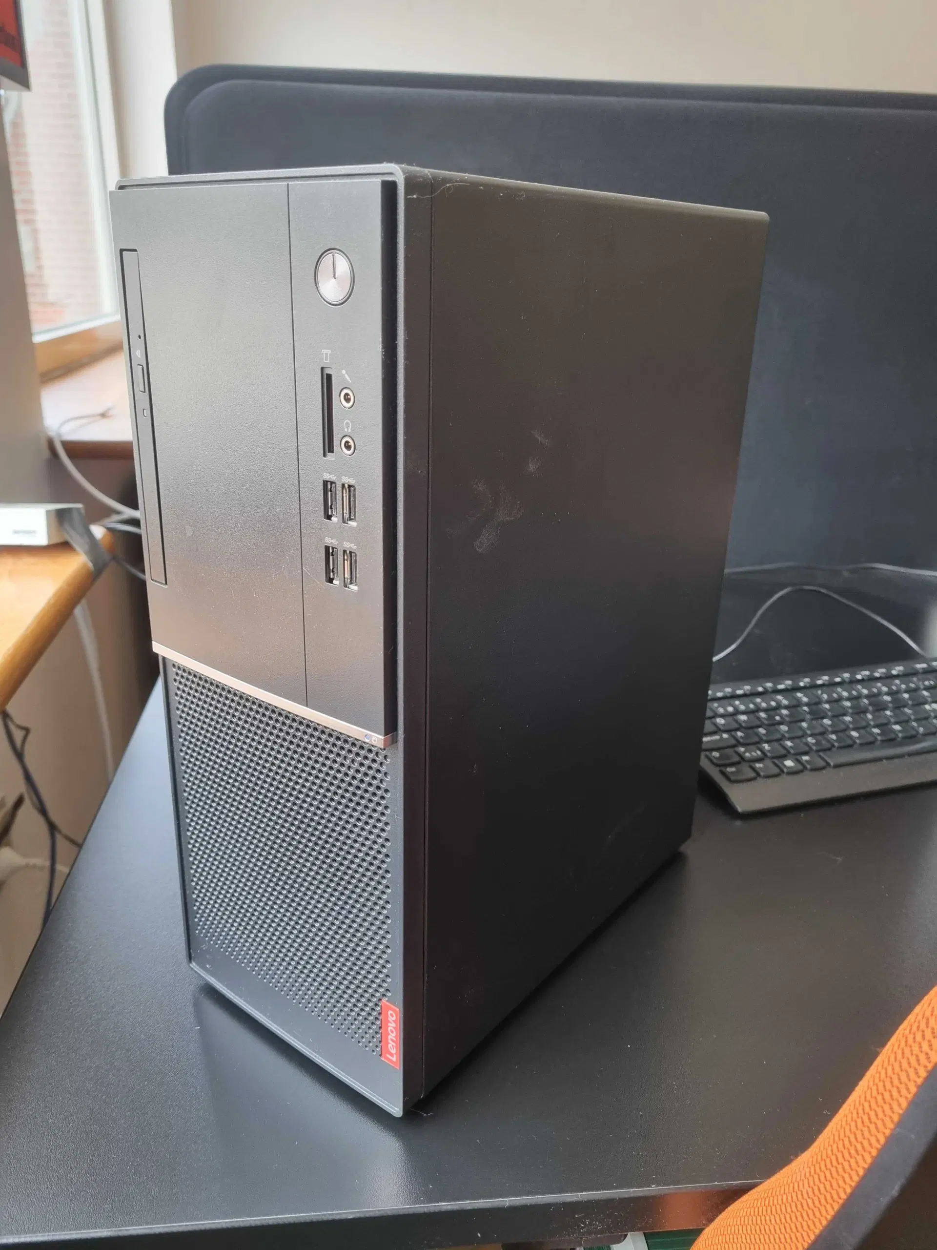 Lenovo stationær computer