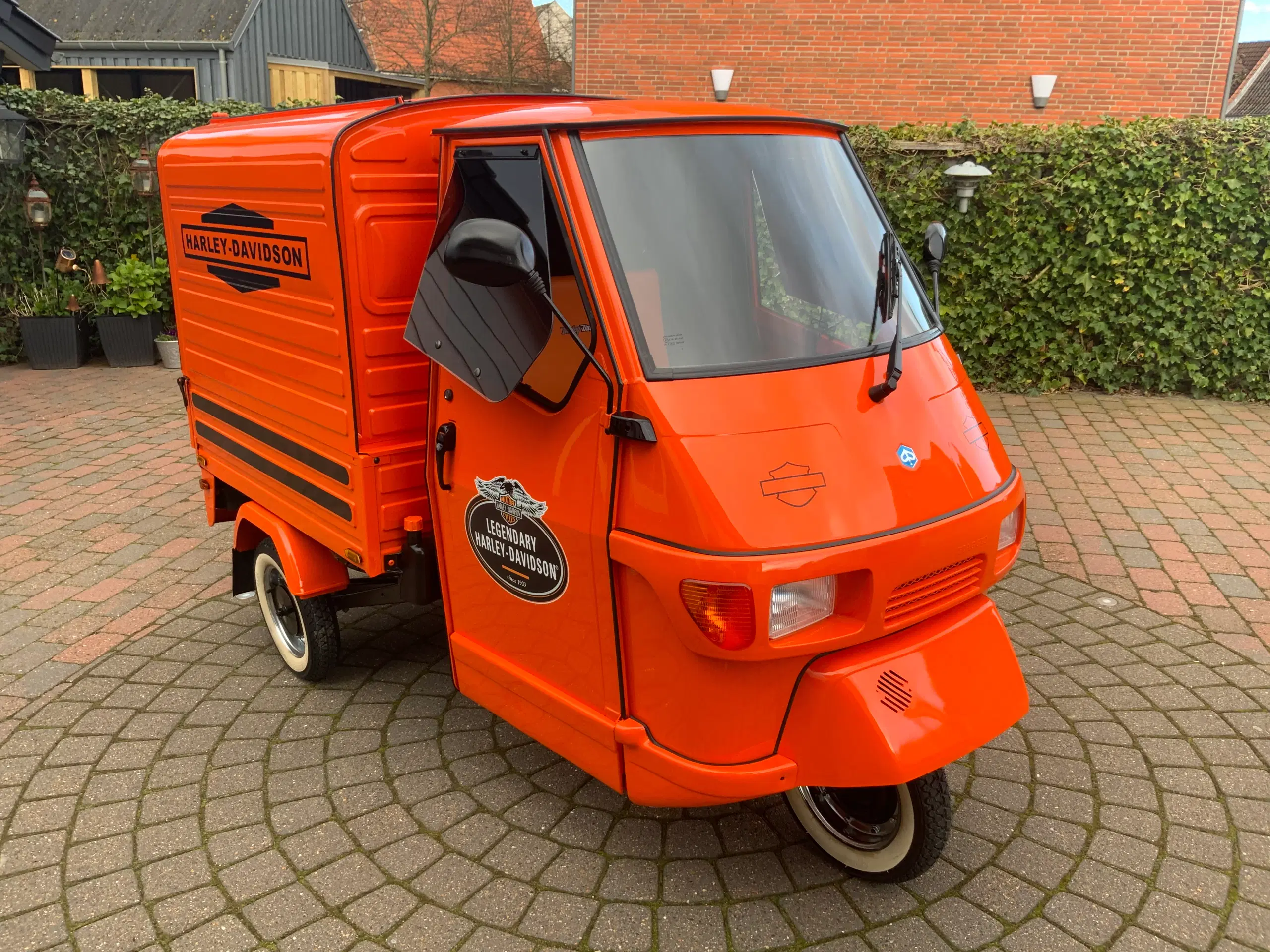 TUK TUK APE 50