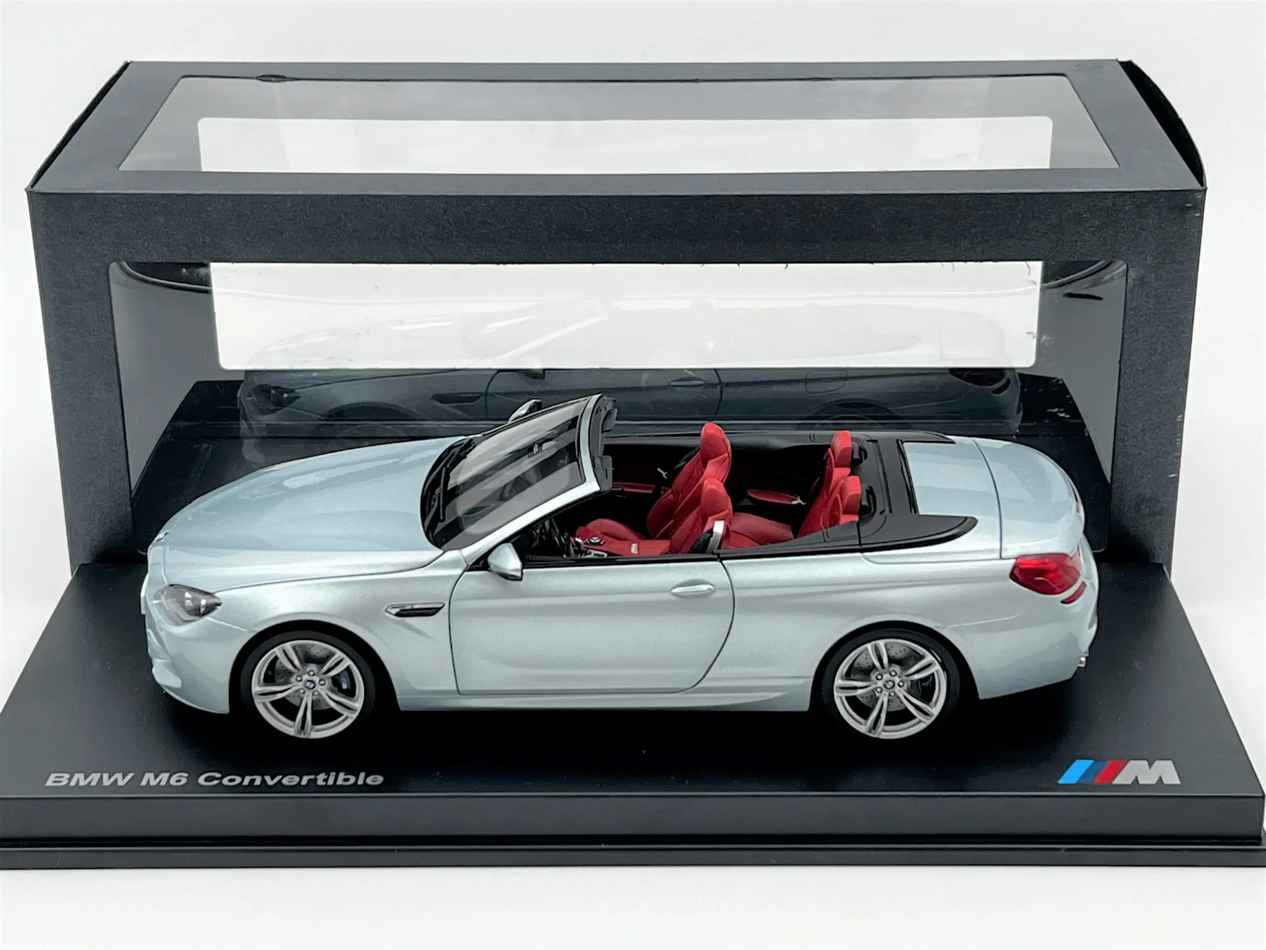 2013 BMW M6 F12 "Dealer Edition" 1:18