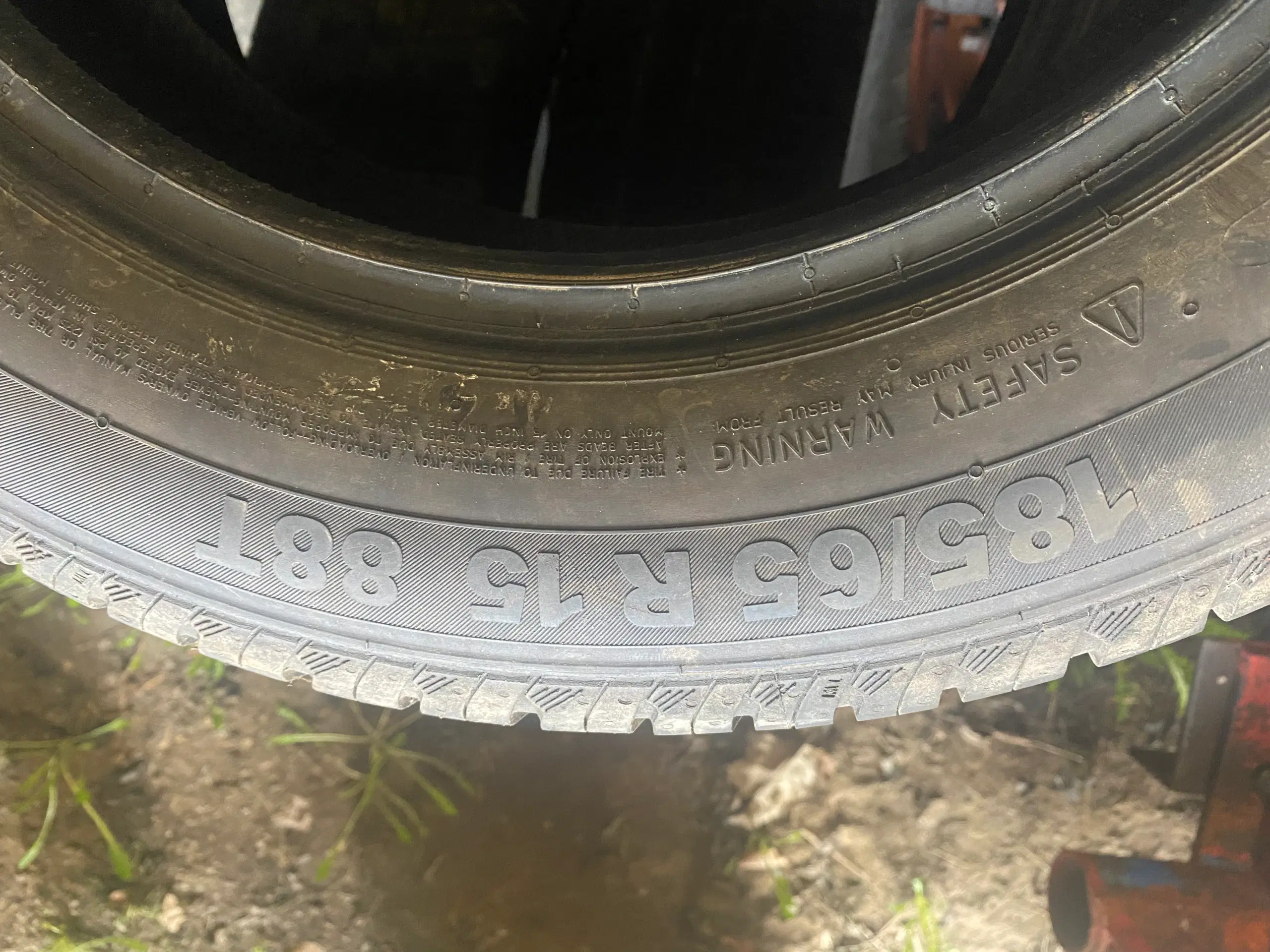 4 styk dæk Continental 185/65 R15 88T