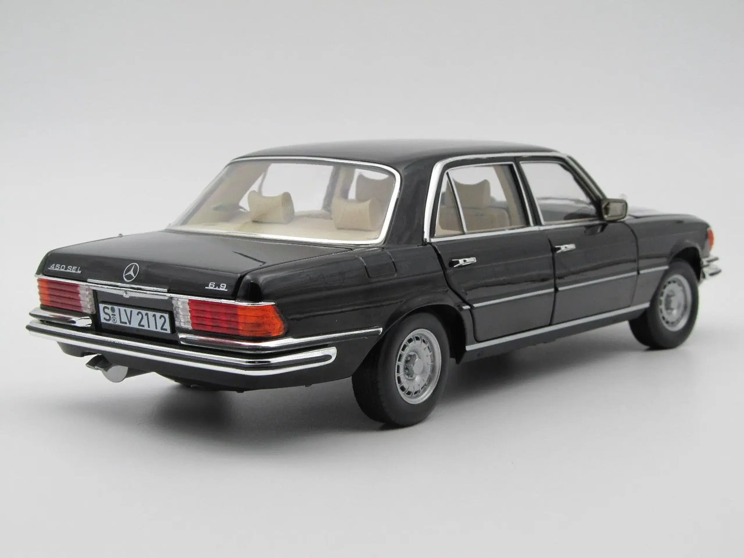 1976 Mercedes-Benz 450 SEL 69 W116 - 1:18