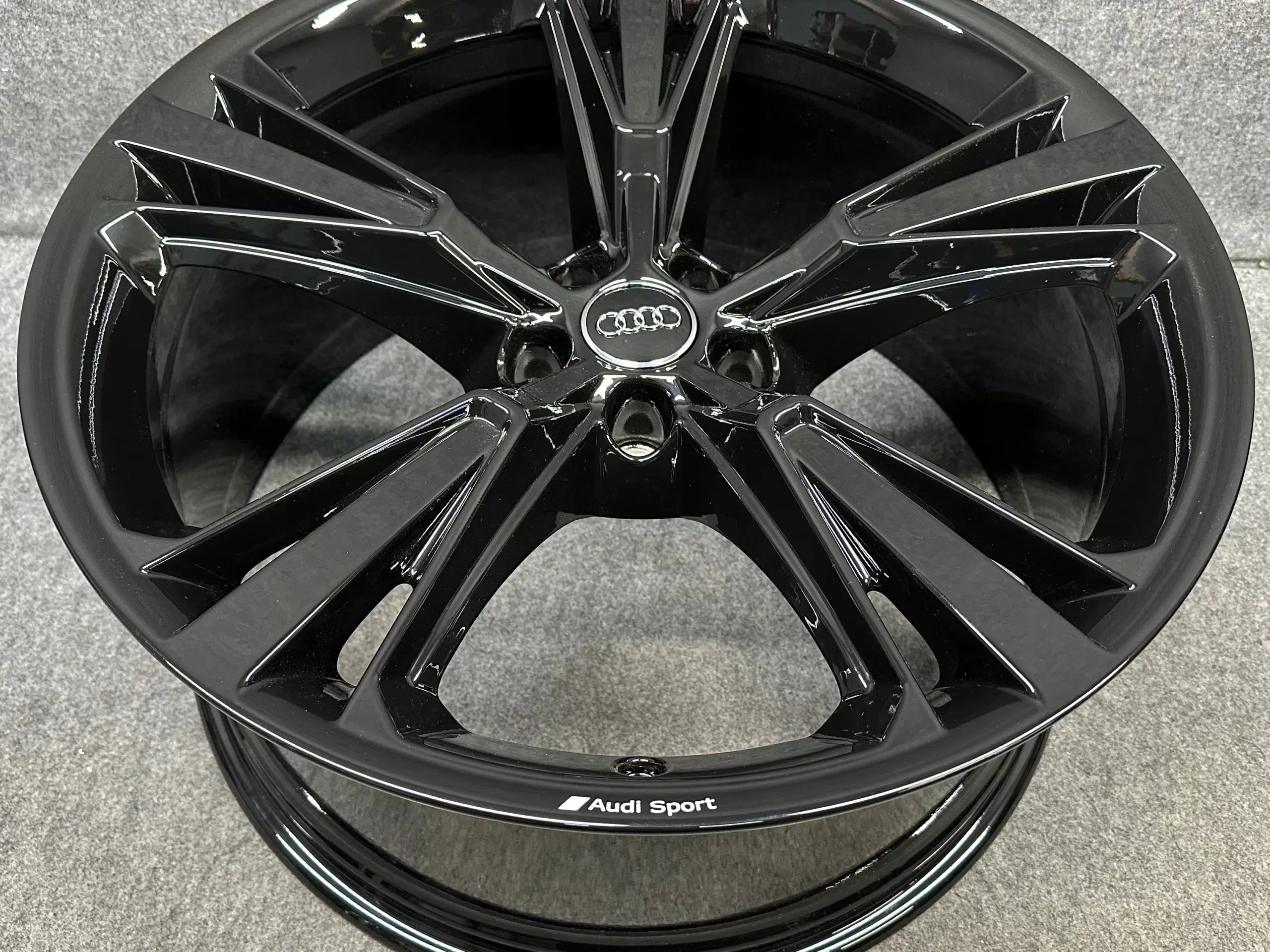 AUDI Q8 4M 4M8 21 100" x 21" 5x112 ET 20