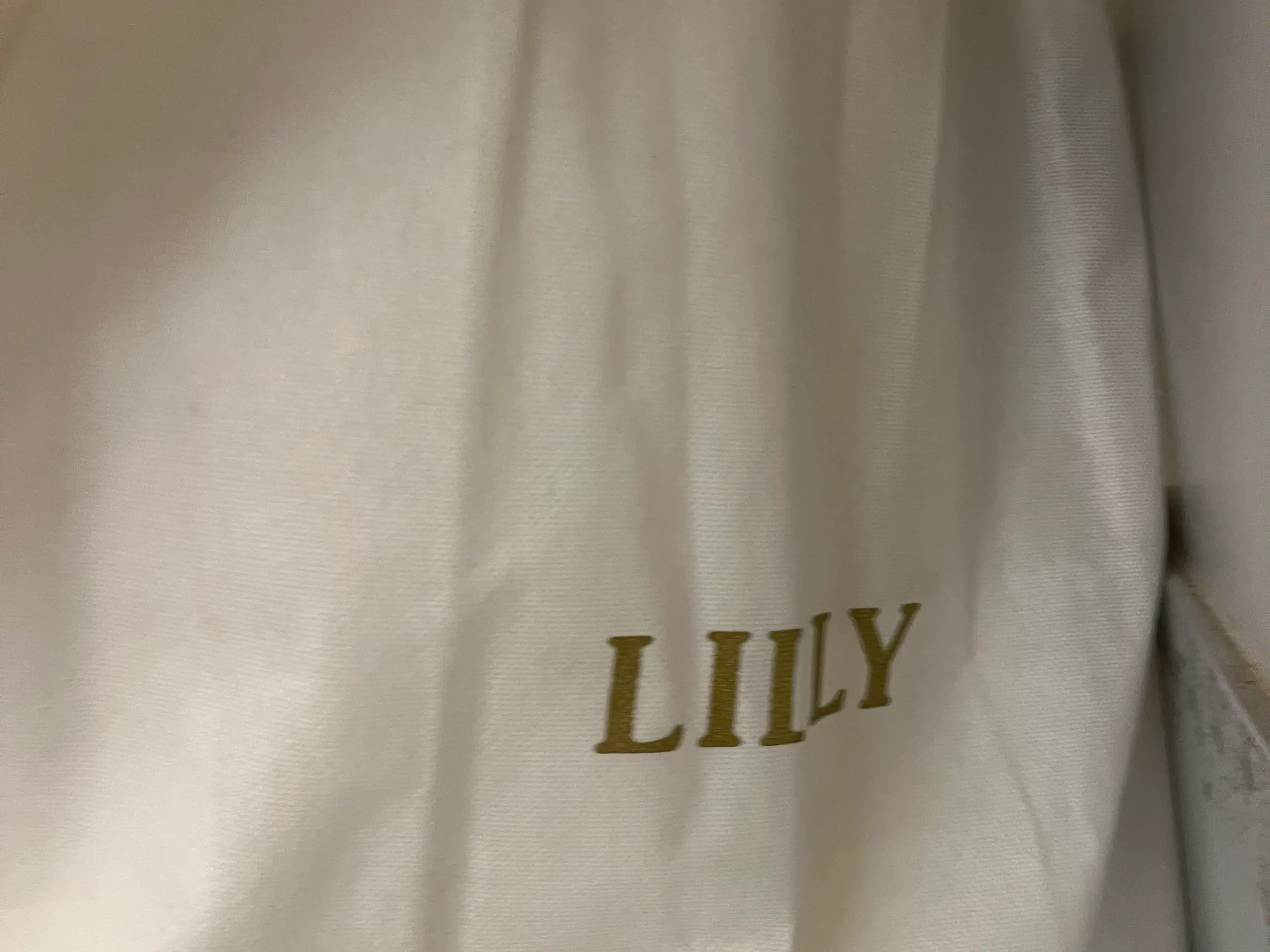 LILLY Brudekjole str 42