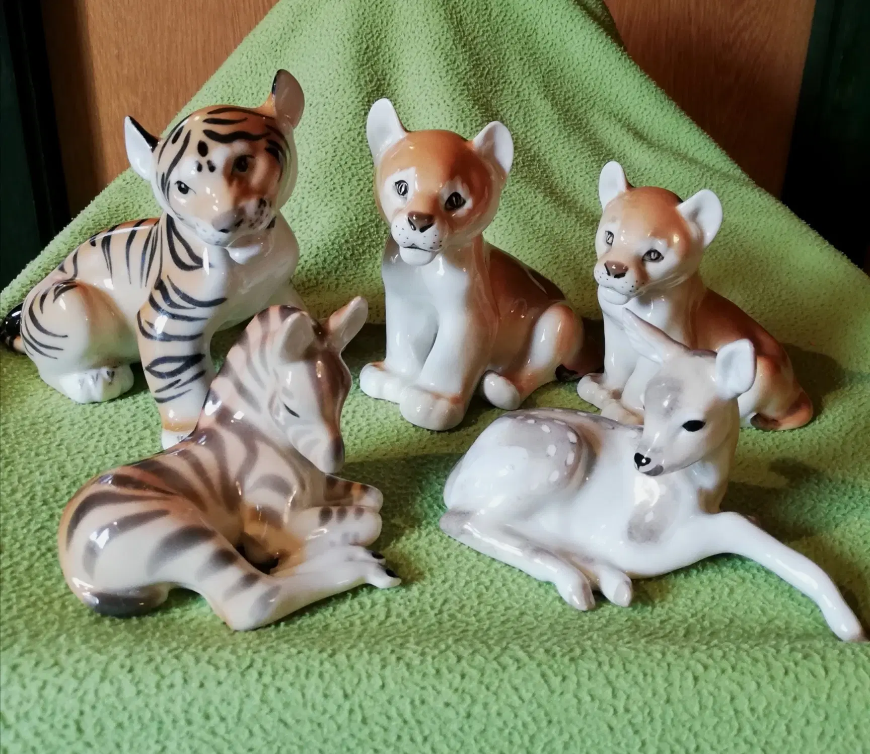 Russiske tiger løver zebra og bambi figurer