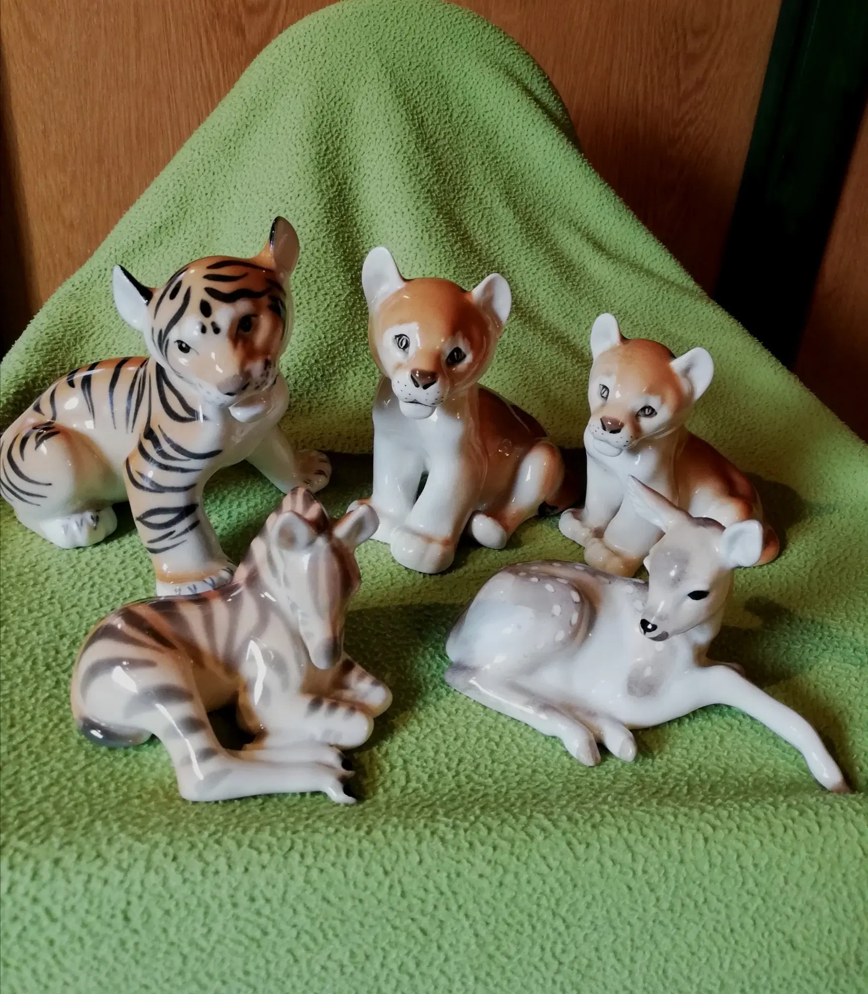 Russiske tiger løver zebra og bambi figurer