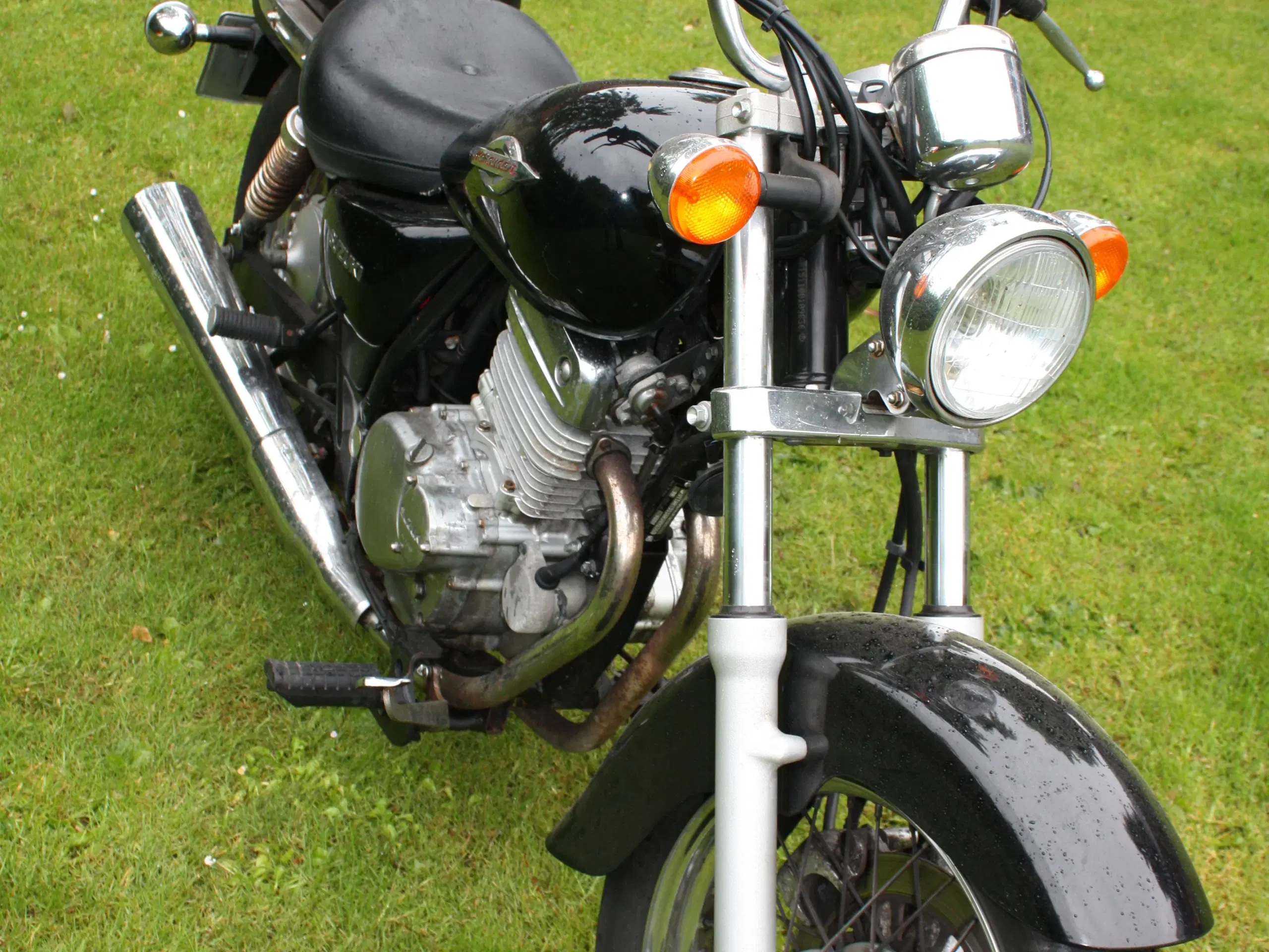 Suzuki GZ 250