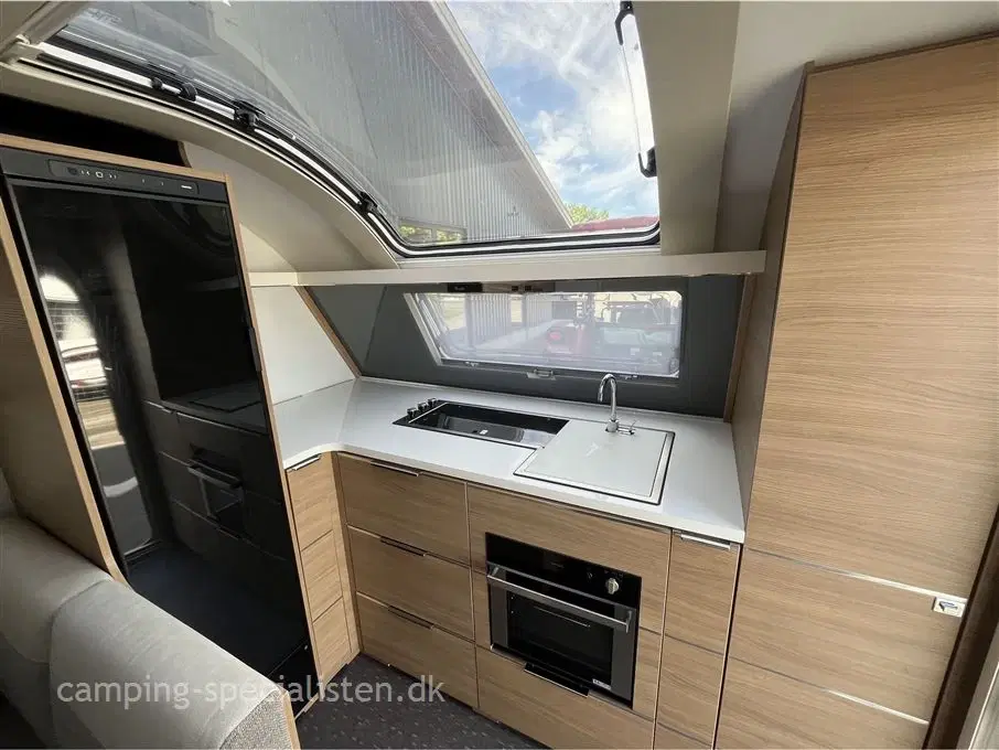 2020 - Adria Adora 613 HT   Adria Adora 613 HT 2020 - Se den nu hos Camping-Specialistendk