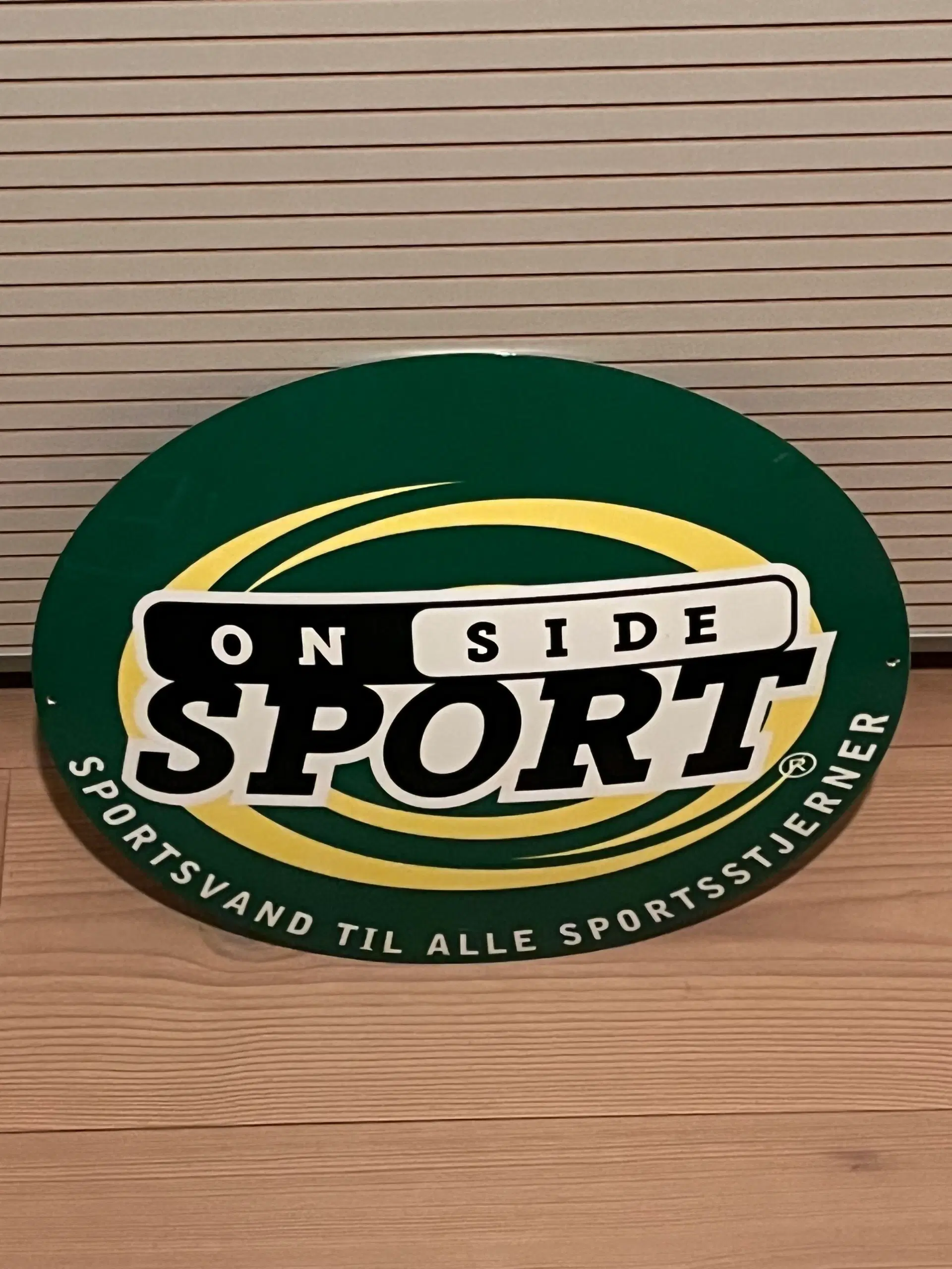 On Side Sport Emaljeskilt