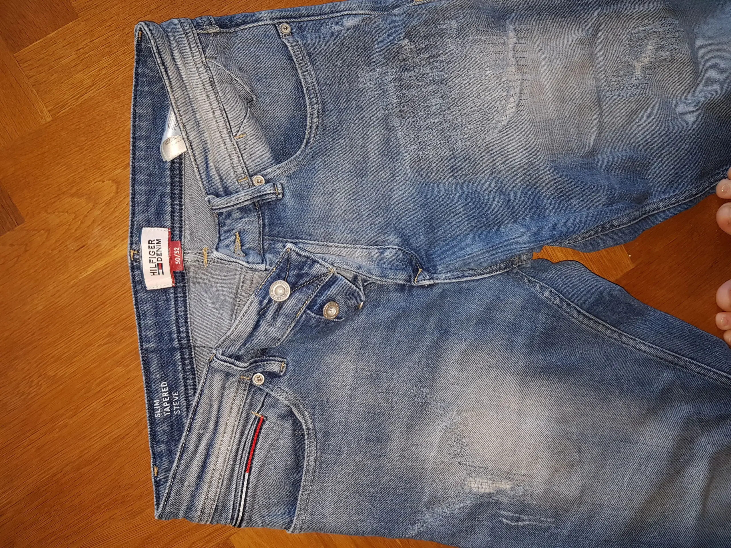 Hilfiger denim w30 L32 kr 149