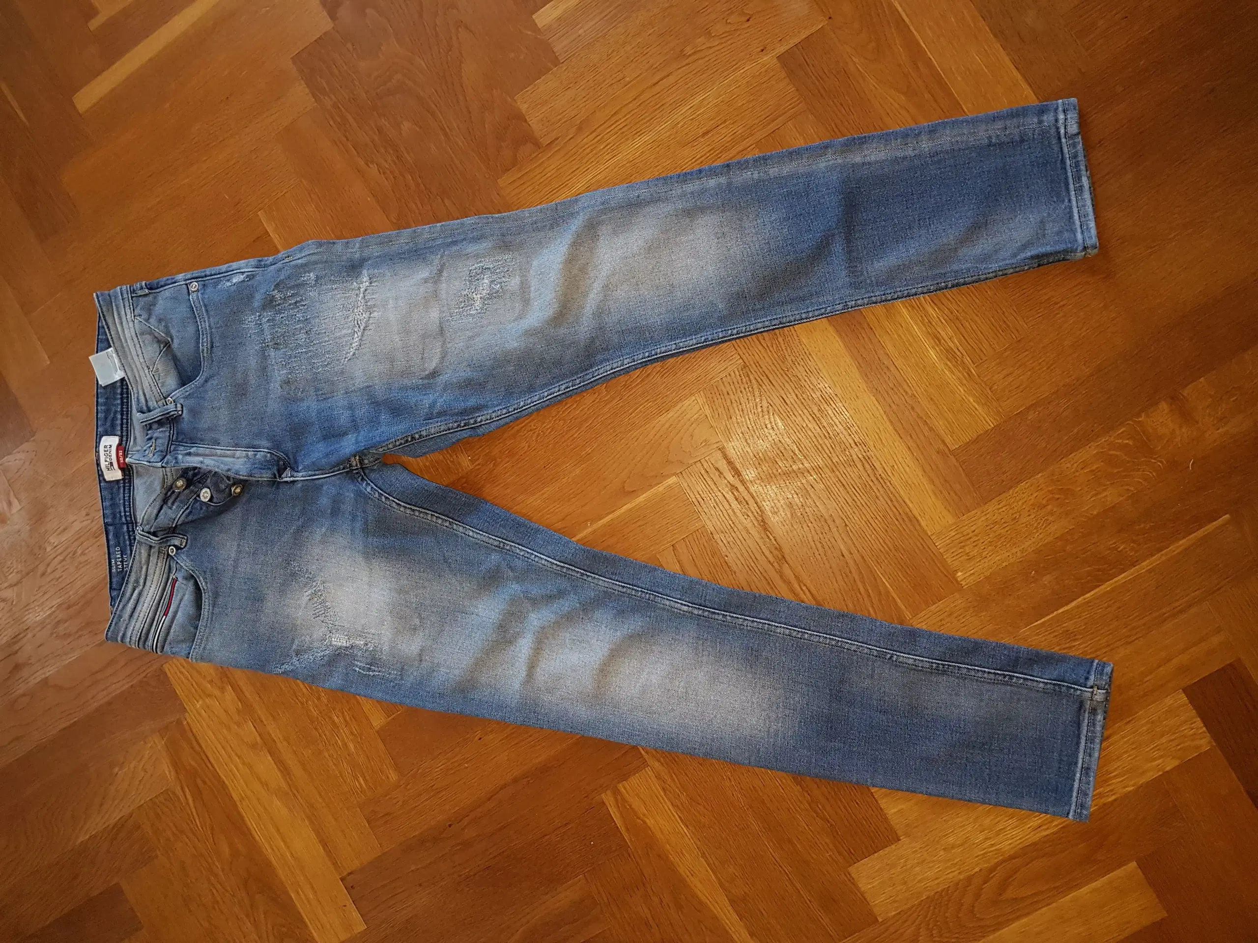 Hilfiger denim w30 L32 kr 149