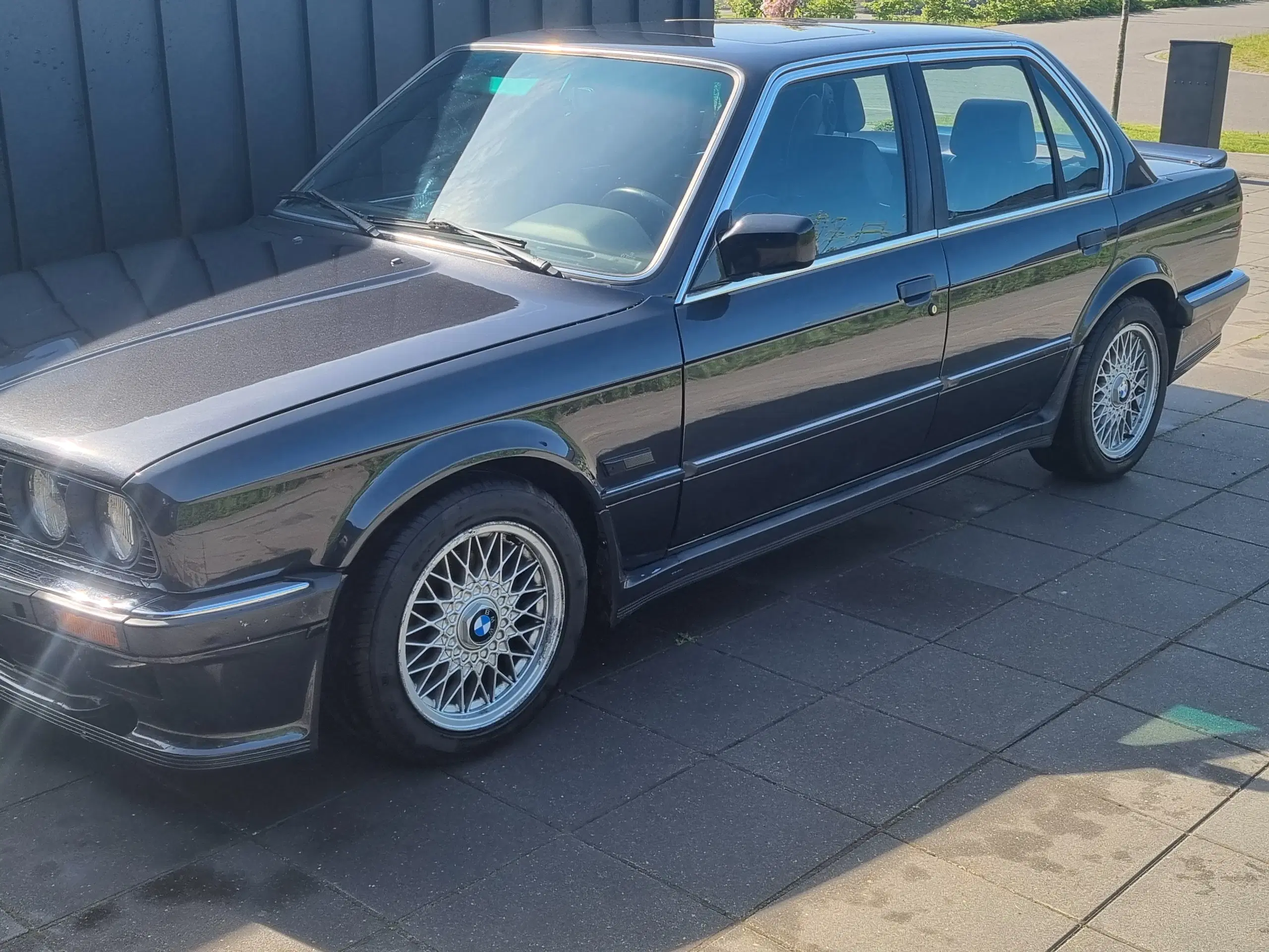 BMW 320i Turbo E30