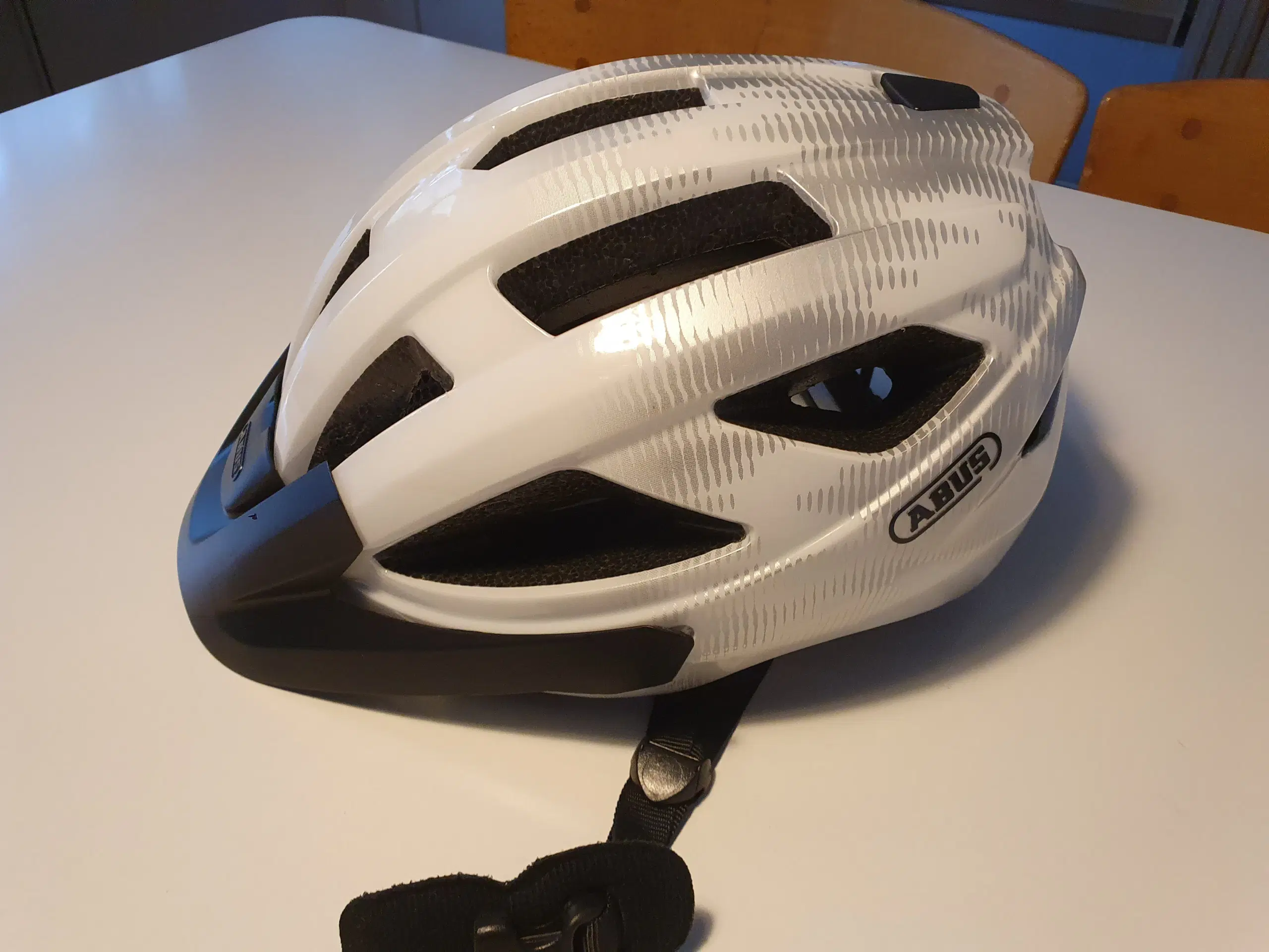 ABUS cykelhjelm