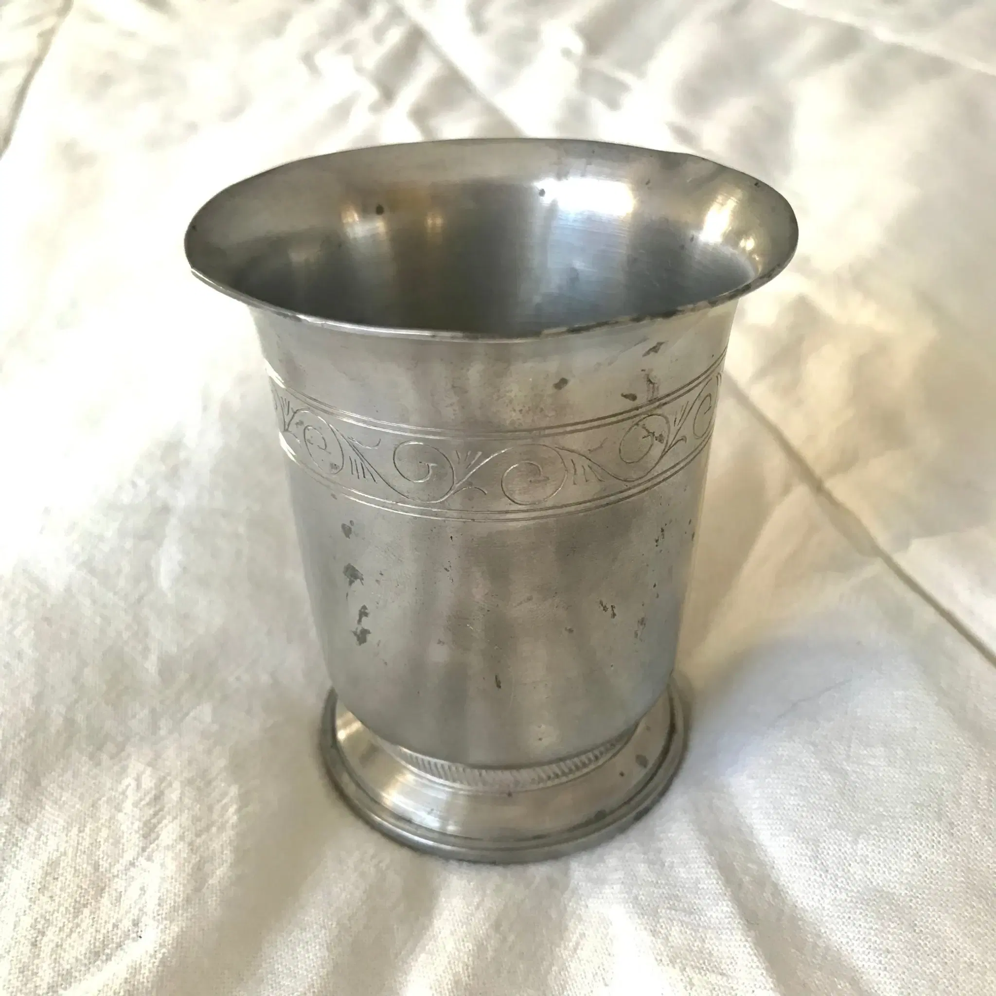 Gammel vintage tinvase