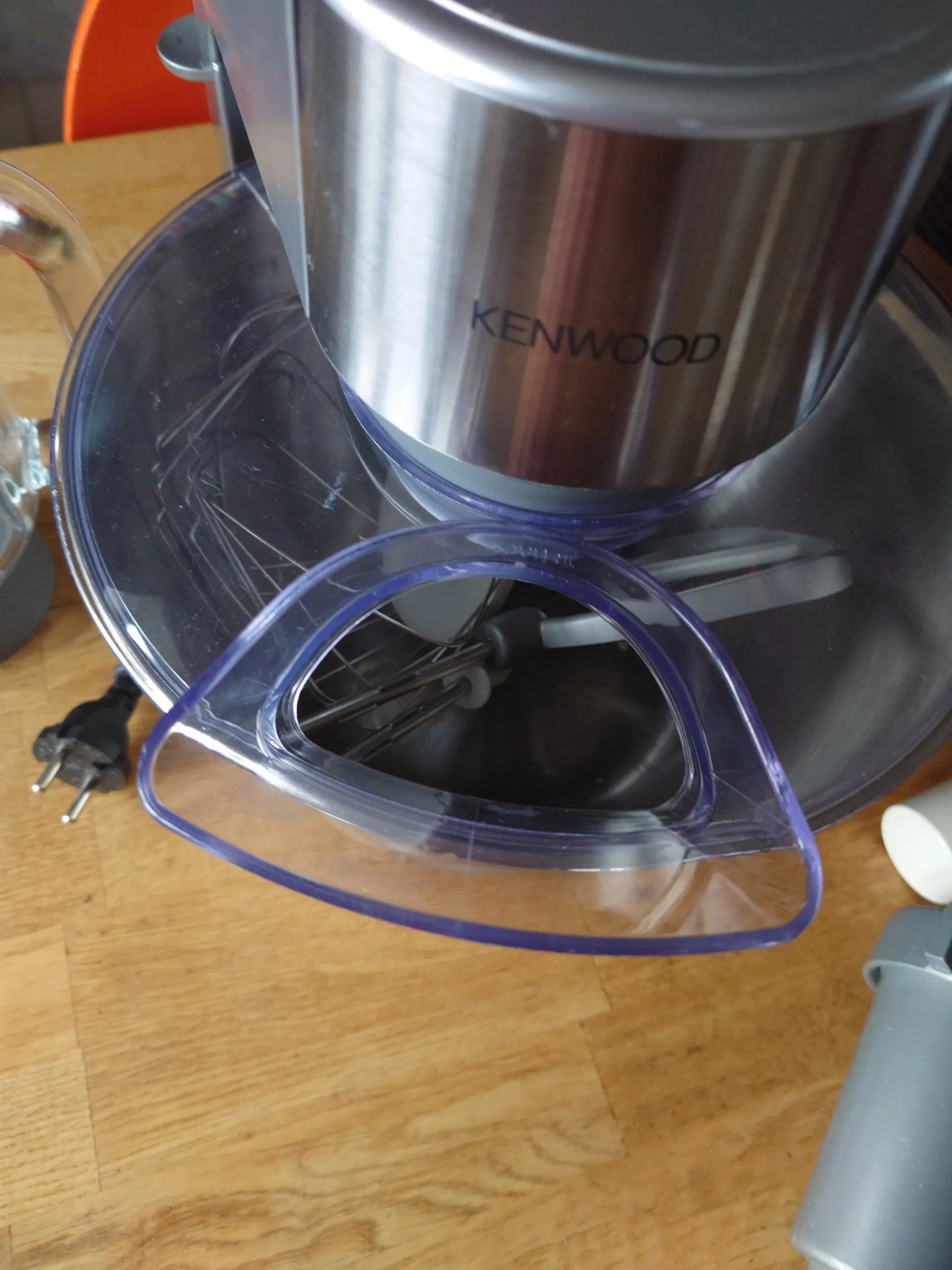 Kenwood røremaskine med kødhakker og blender