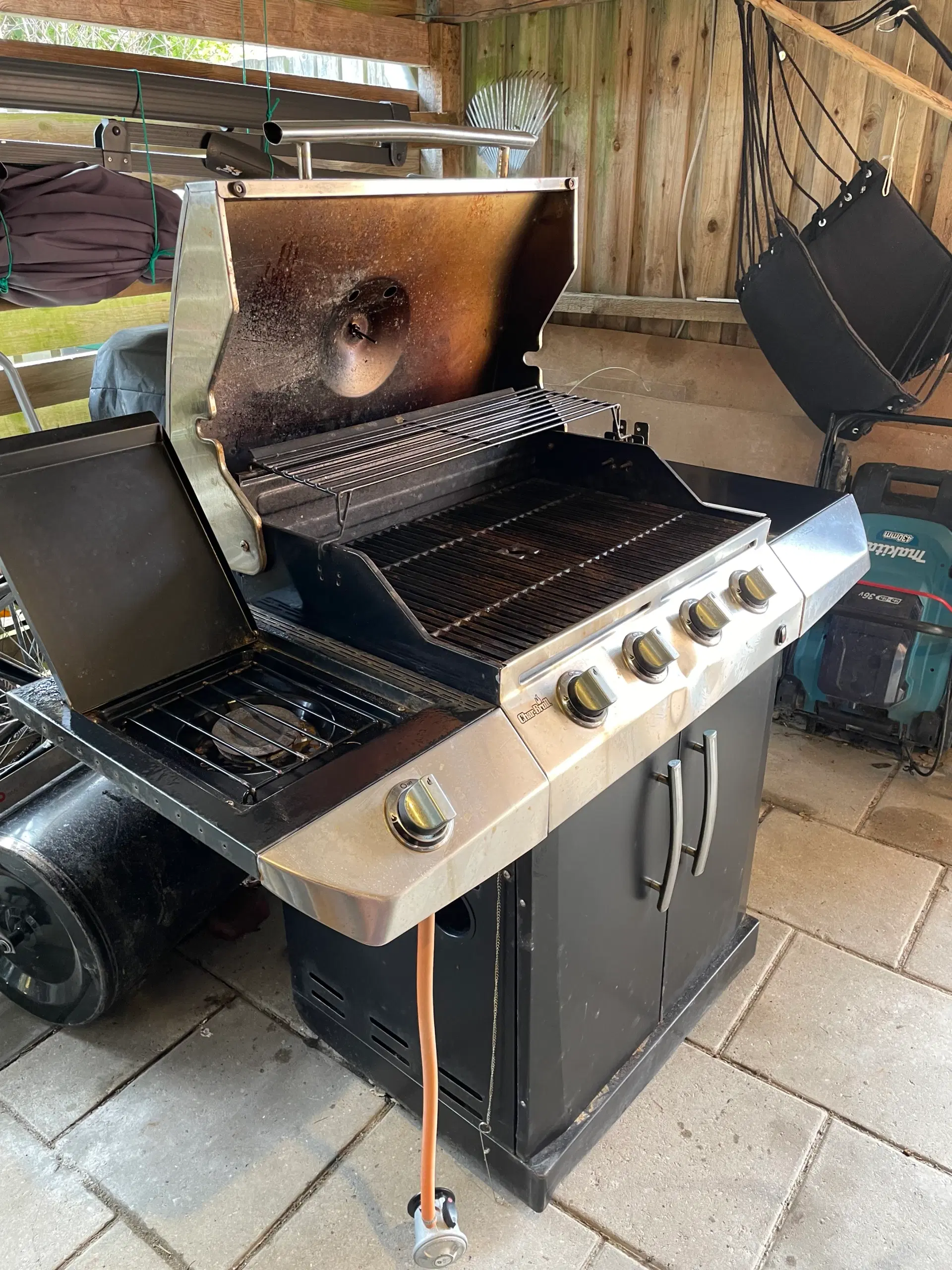 Gas grill  Char- broil m/ 3 brænder og kogeblus