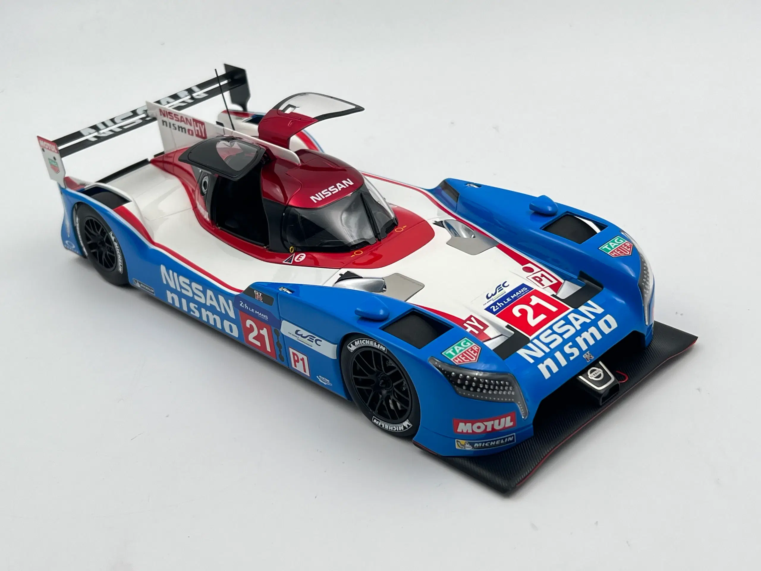 2015 Nissan GT-R LM Nismo #21 AUTOart - 1:18