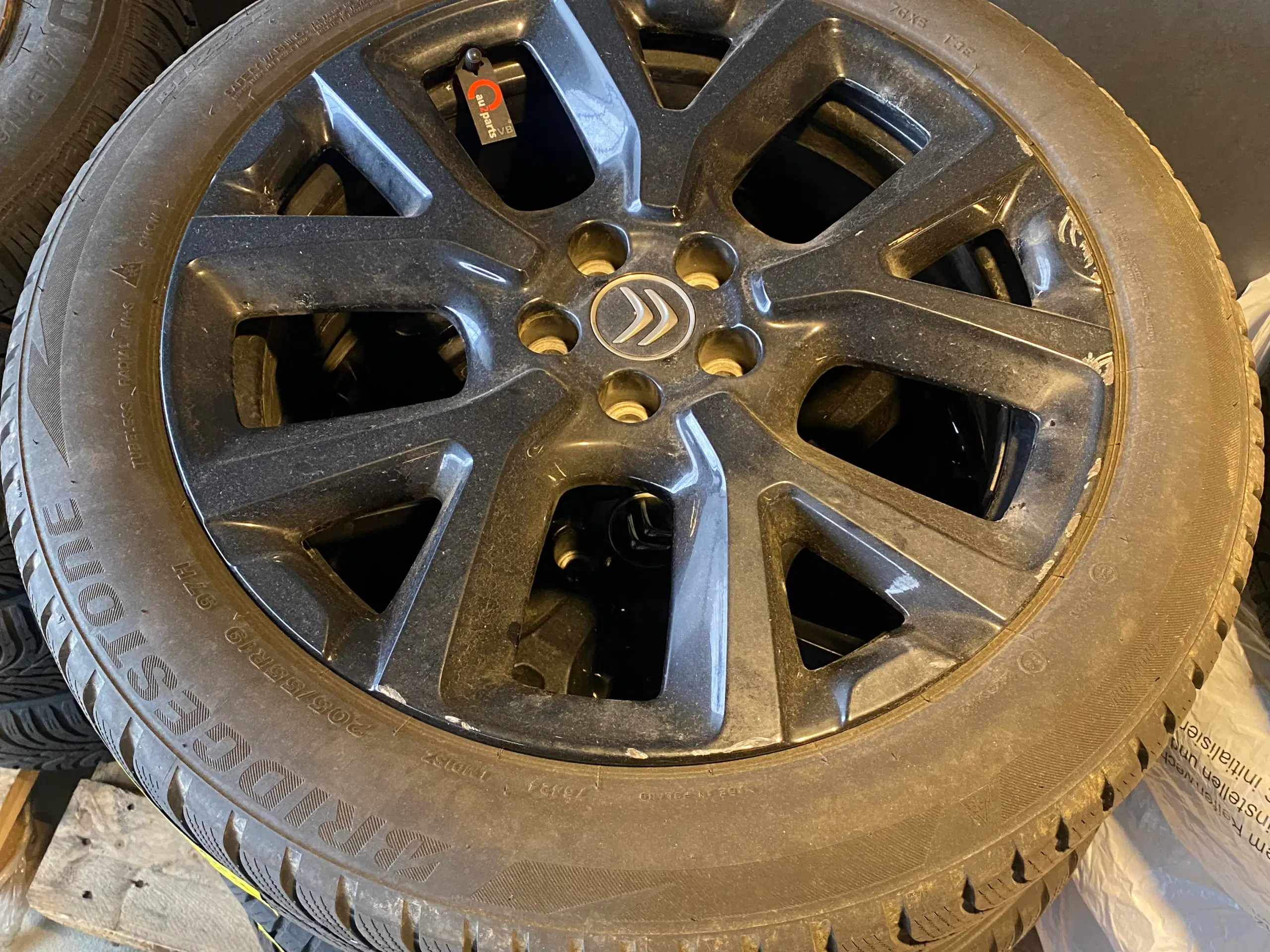 Citroën alufælge med vinterdæk 205/55 R19