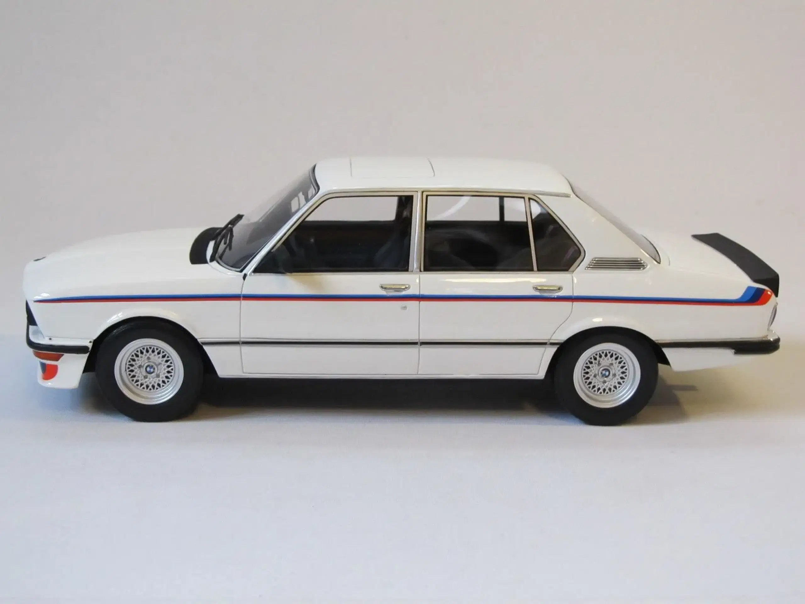 1979 BMW M535 (E12) 1:18