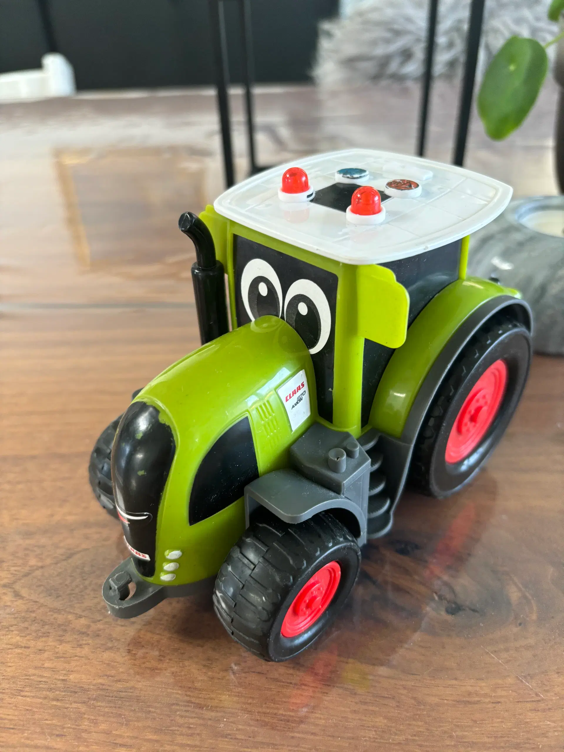 Claas traktor med lyd og lys