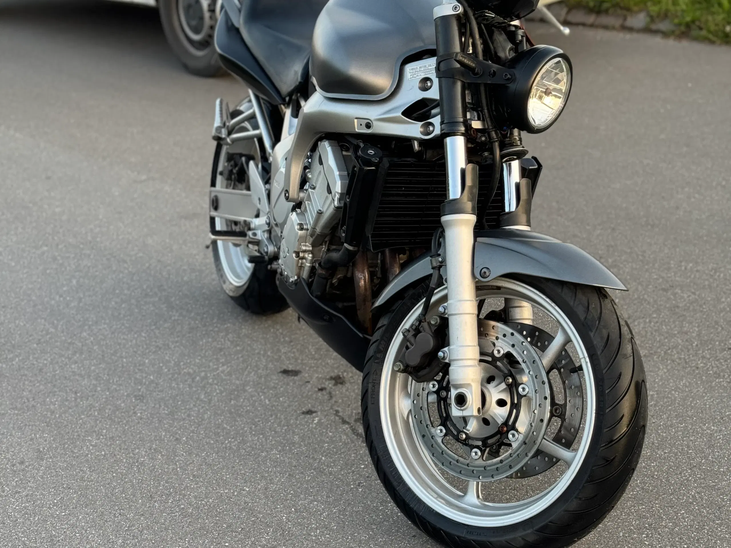 Yamaha FZ6