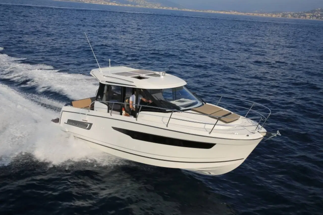 Jeanneau Merry Fisher 895 Cruiser