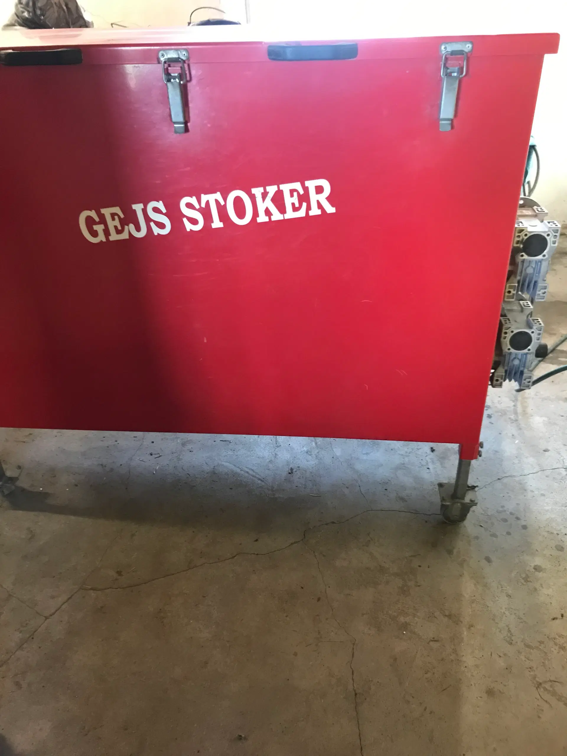 Alcon  plus Gejs 750L beholder Stoker