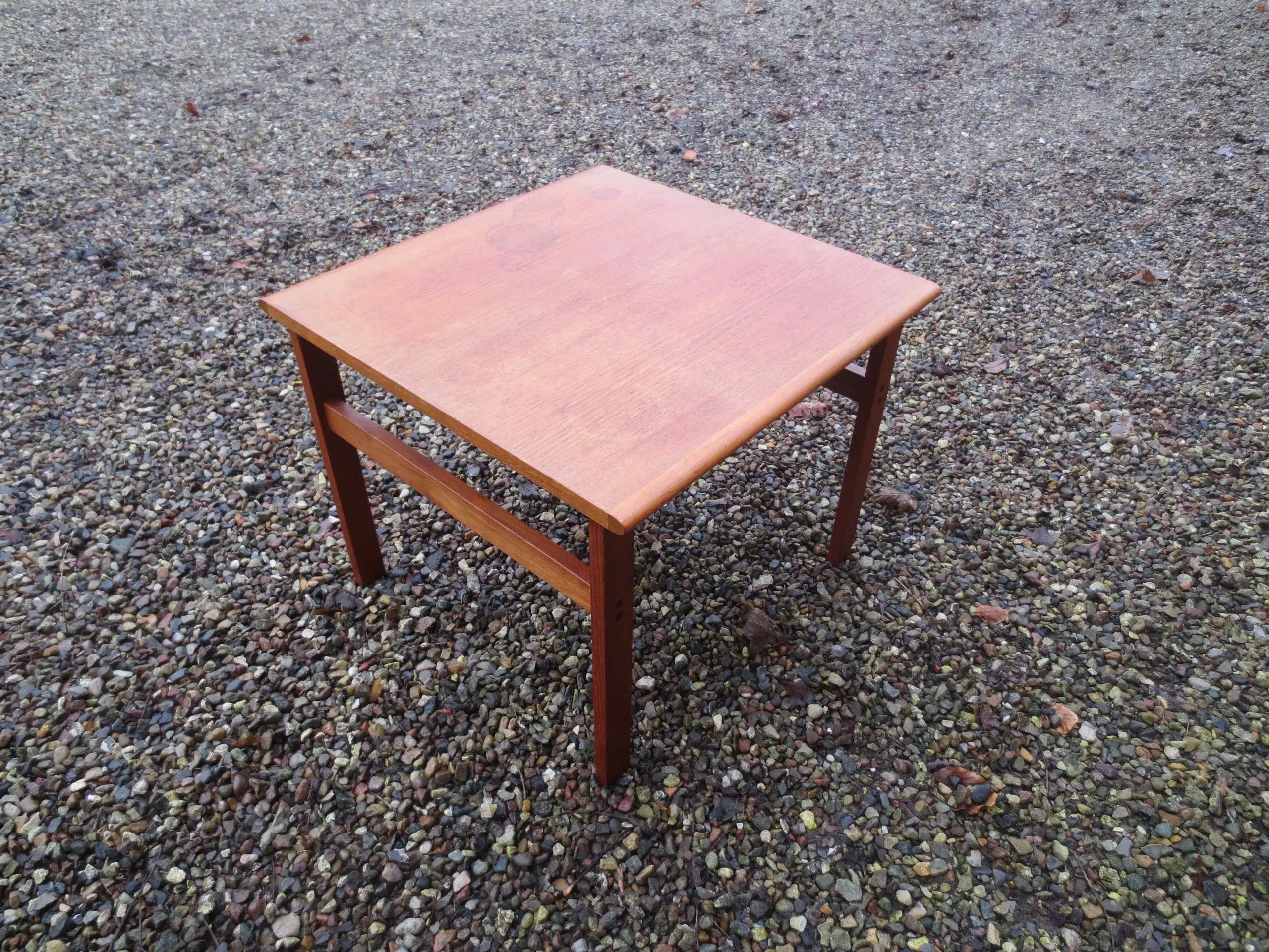 1 stk Teak Firkantet sidebord