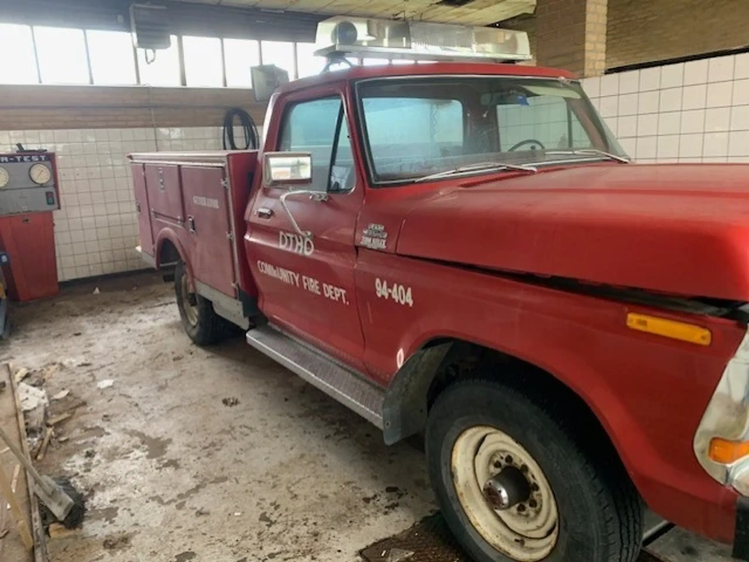 Original firetruck - Ford F250 Custom