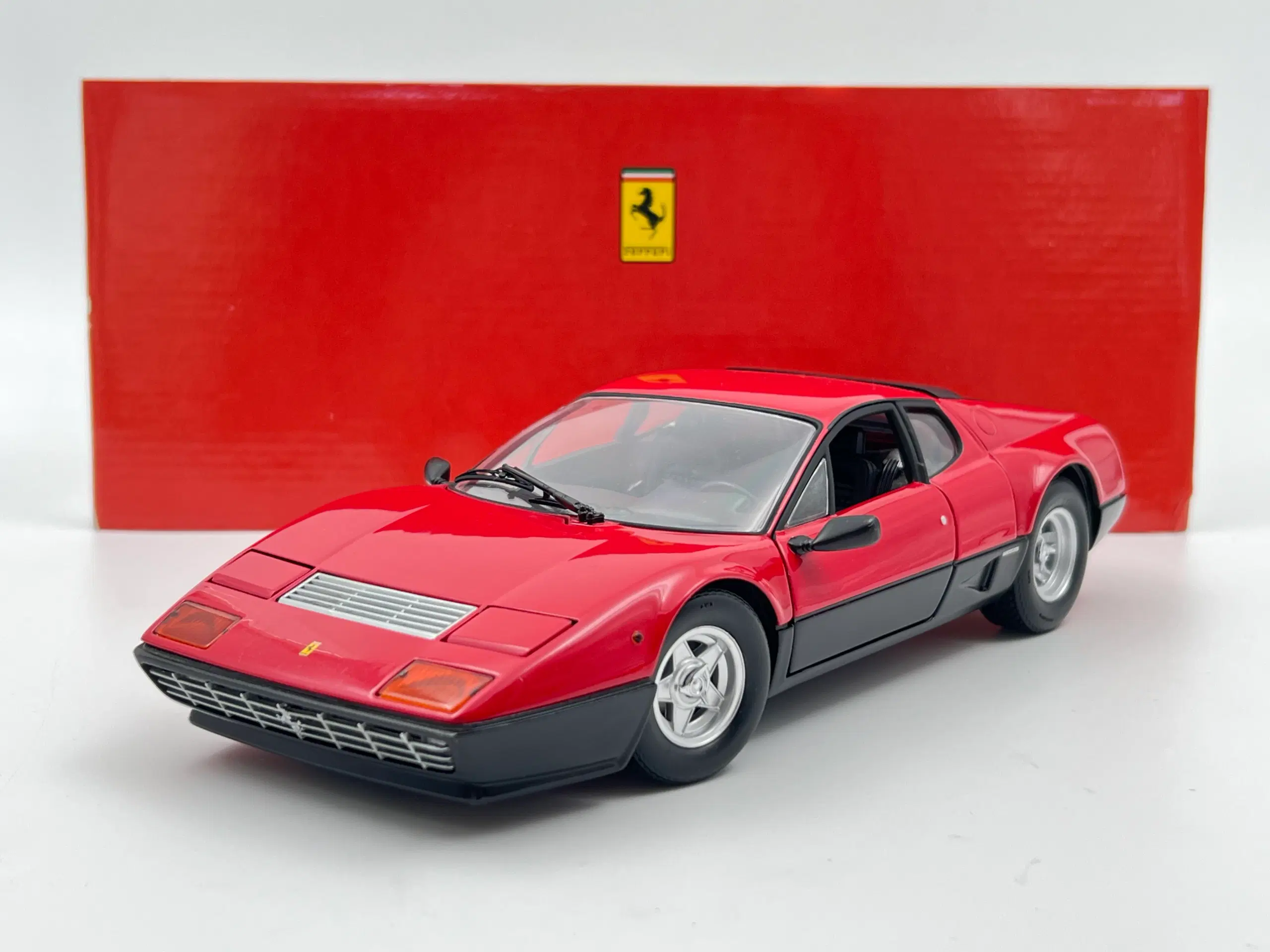 1976 Ferrari 512 BB - KYOSHO - 1:18