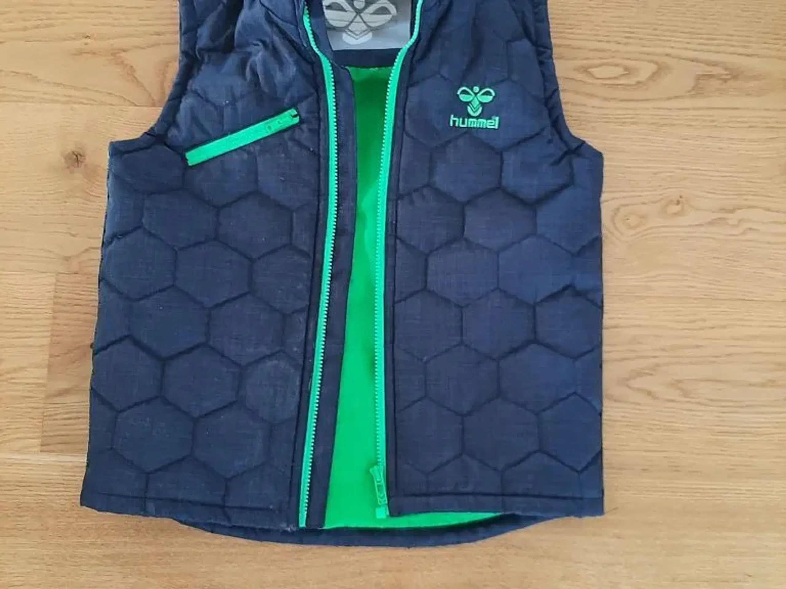 Hummel vest