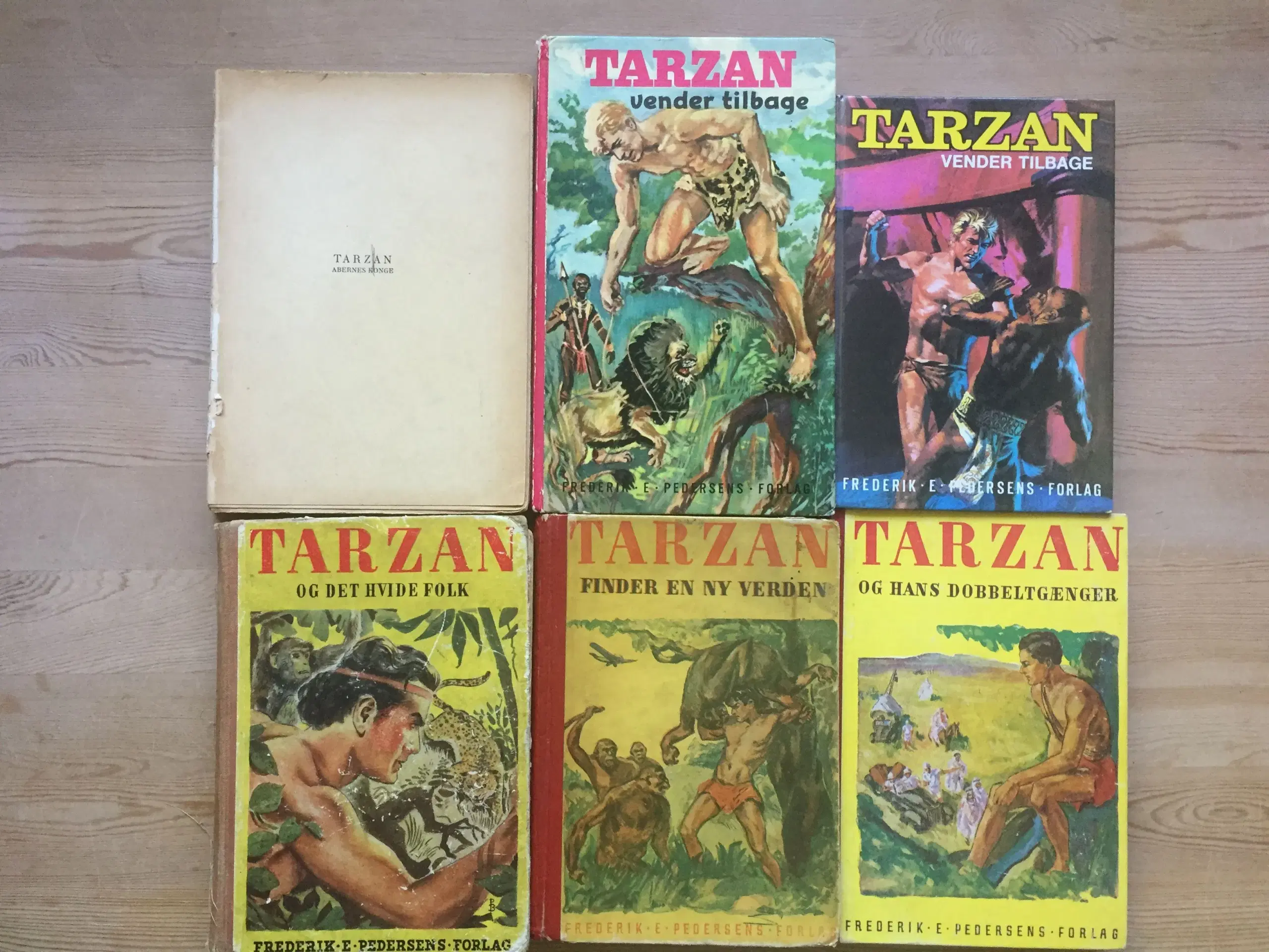 7 gl Tarzan bøger og 17 gl ungdomsbøger