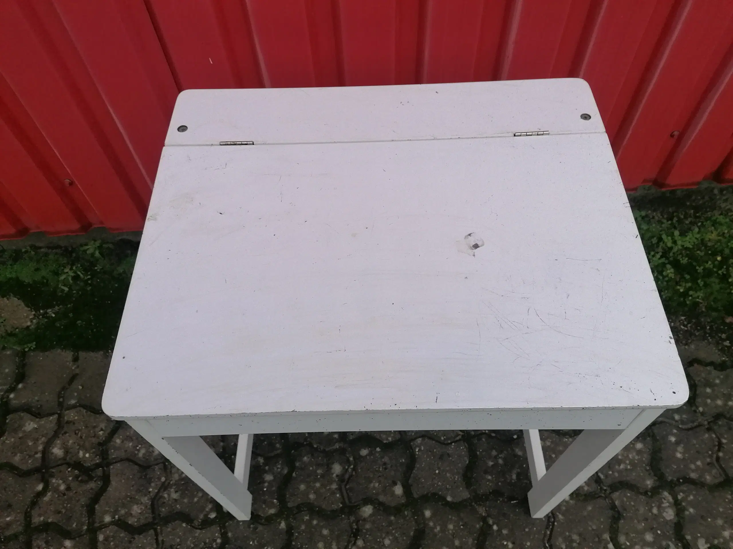 Børneskrivebord / Skrivepult ca HxBxD 55x60x45