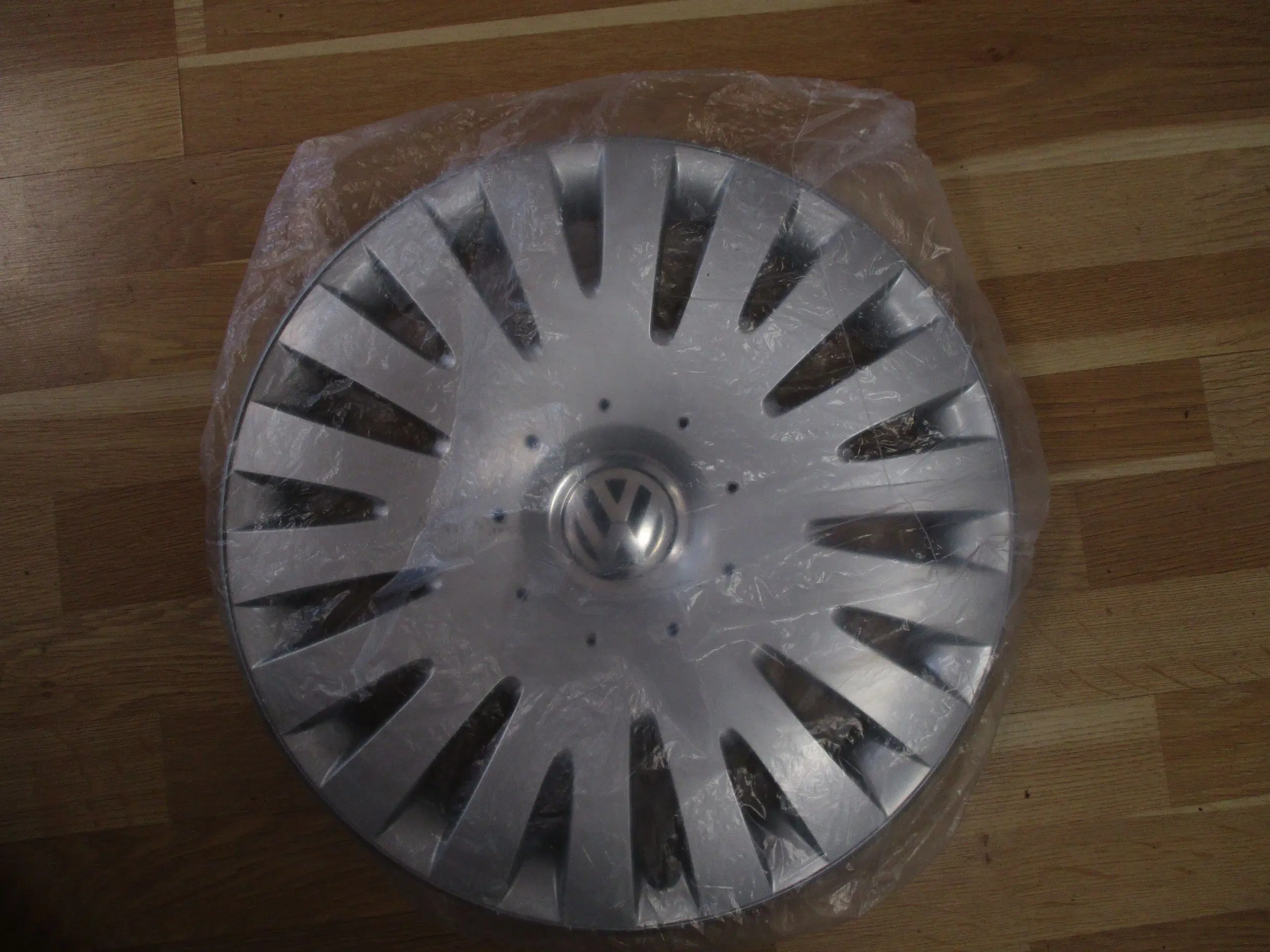 1stk VW original hjulkapsel 16"