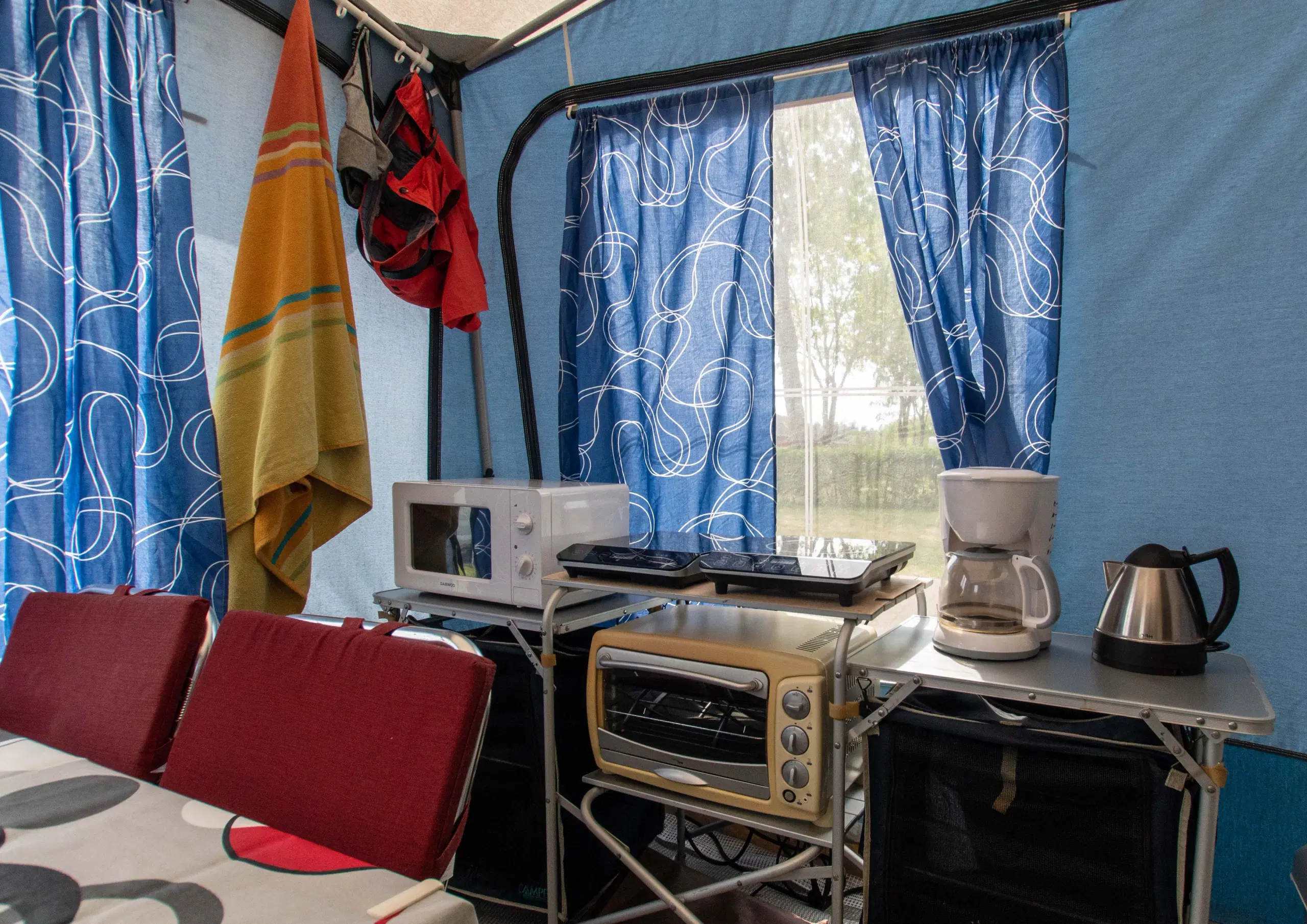 Campingvogn klar med alt til ferien også 12 volt