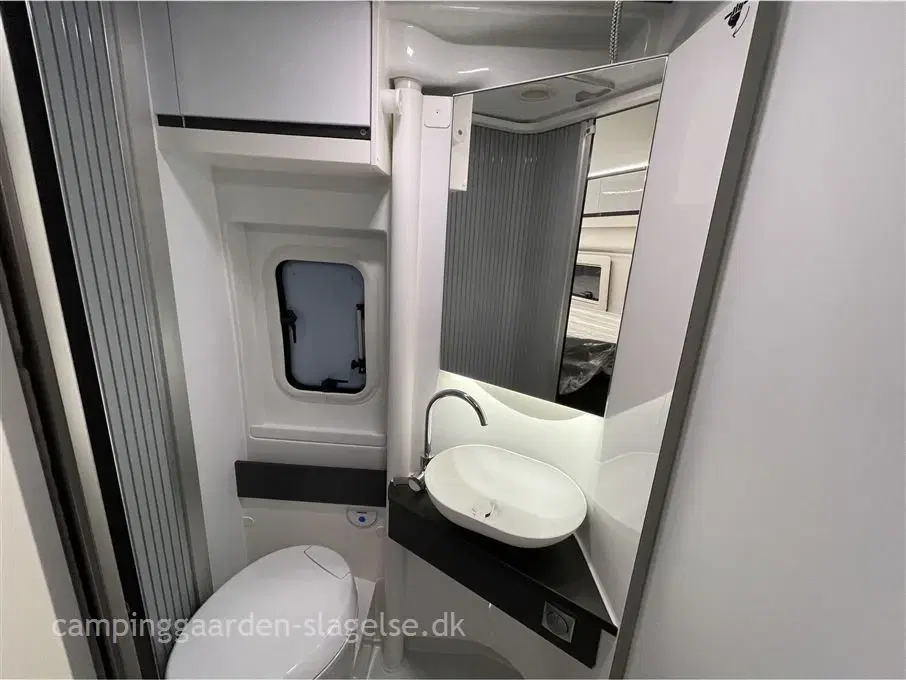 2024 - Adria Twin Supreme 640 SLB   AUTOMATGEAR - VOGNEN ER PÅ LAGER