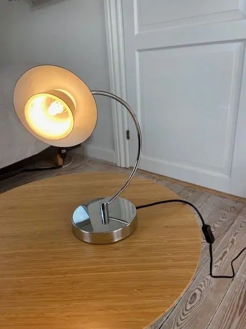 Lampe sælges