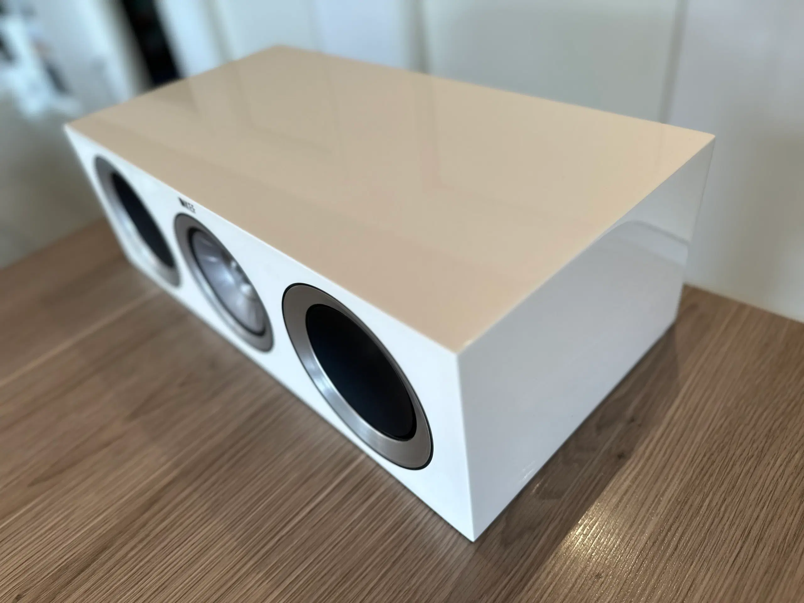 KEF R200C i hvid Centerhøjttaler