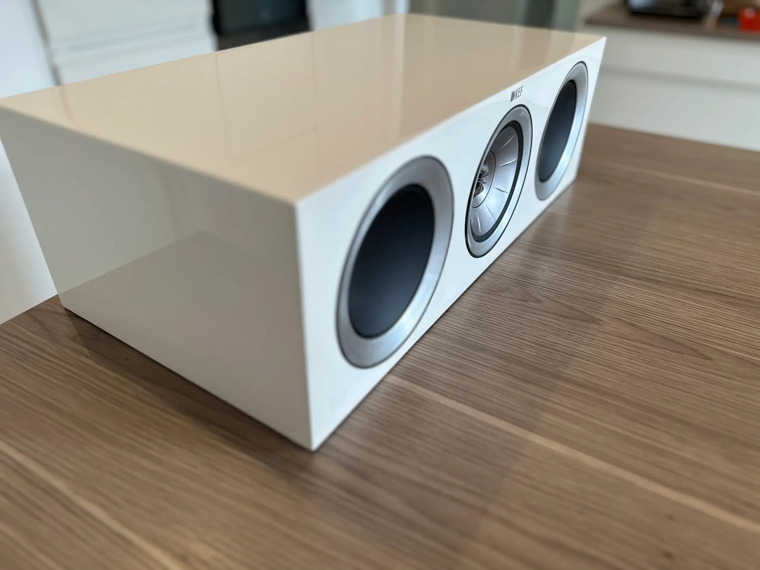 KEF R200C i hvid Centerhøjttaler