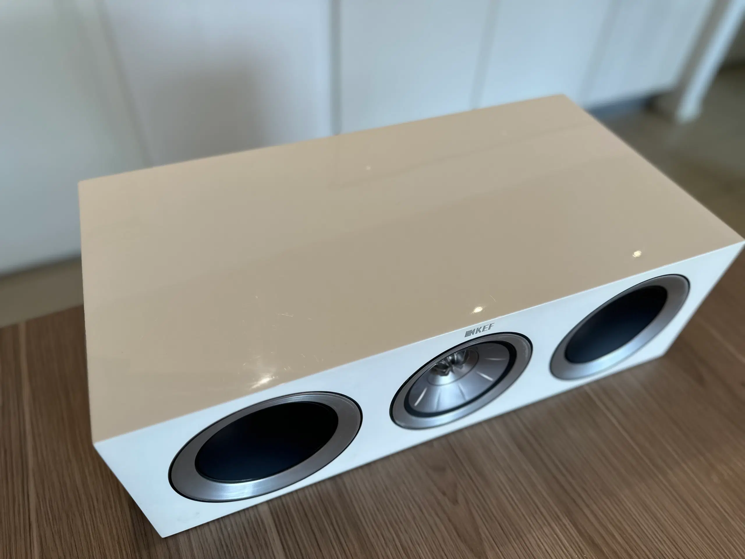 KEF R200C i hvid Centerhøjttaler